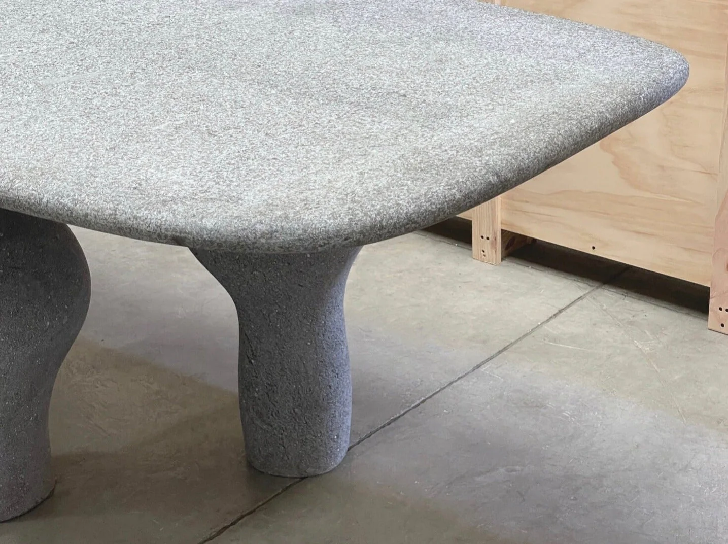 AGNES STUDIO ALTAR DINING TABLE L96" x D40" x H30" - Image 5