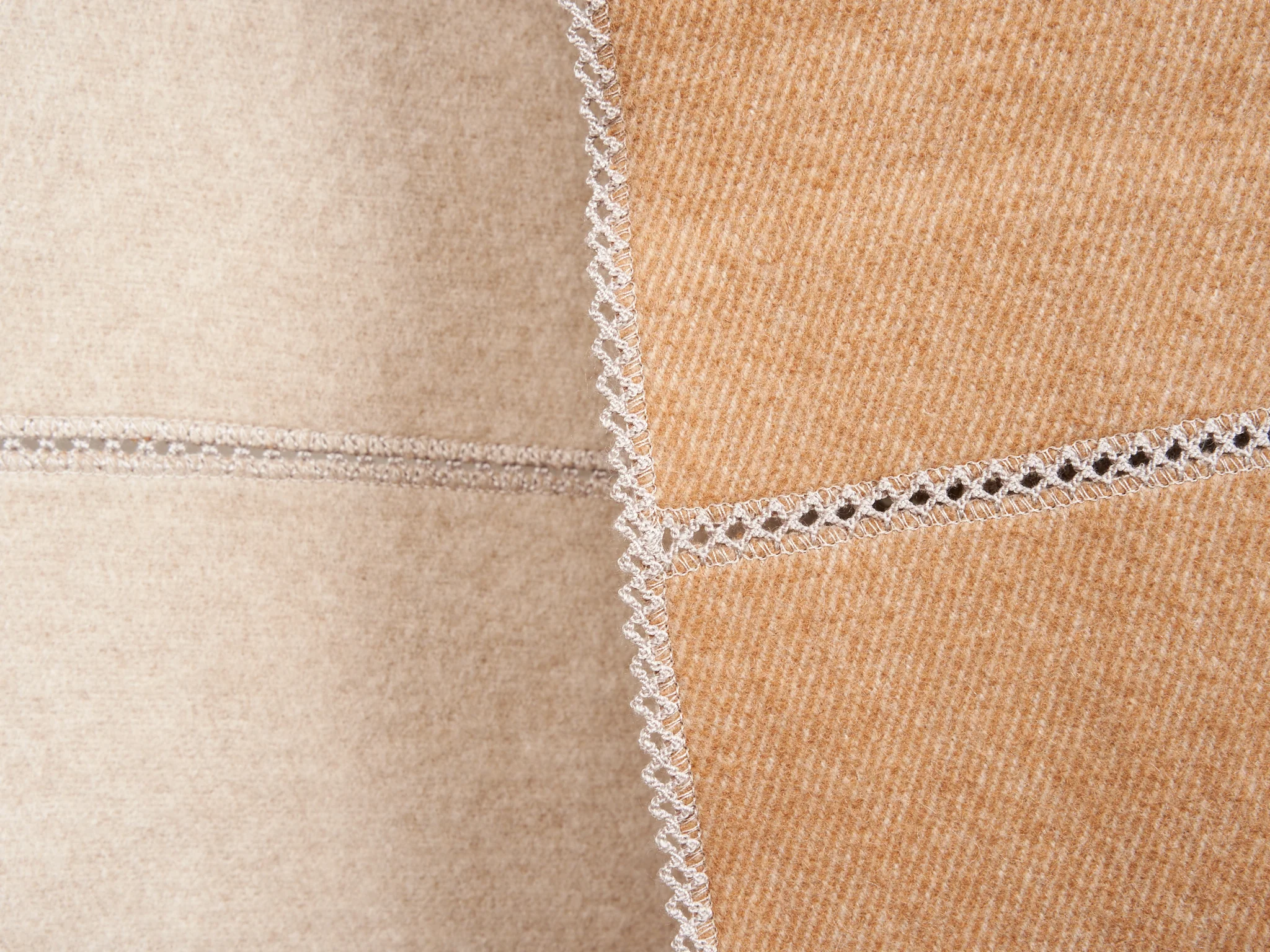ALONPI CASHMERE CUCI CASHMERE THROW / BEIGE 55" x 75" - Image 4