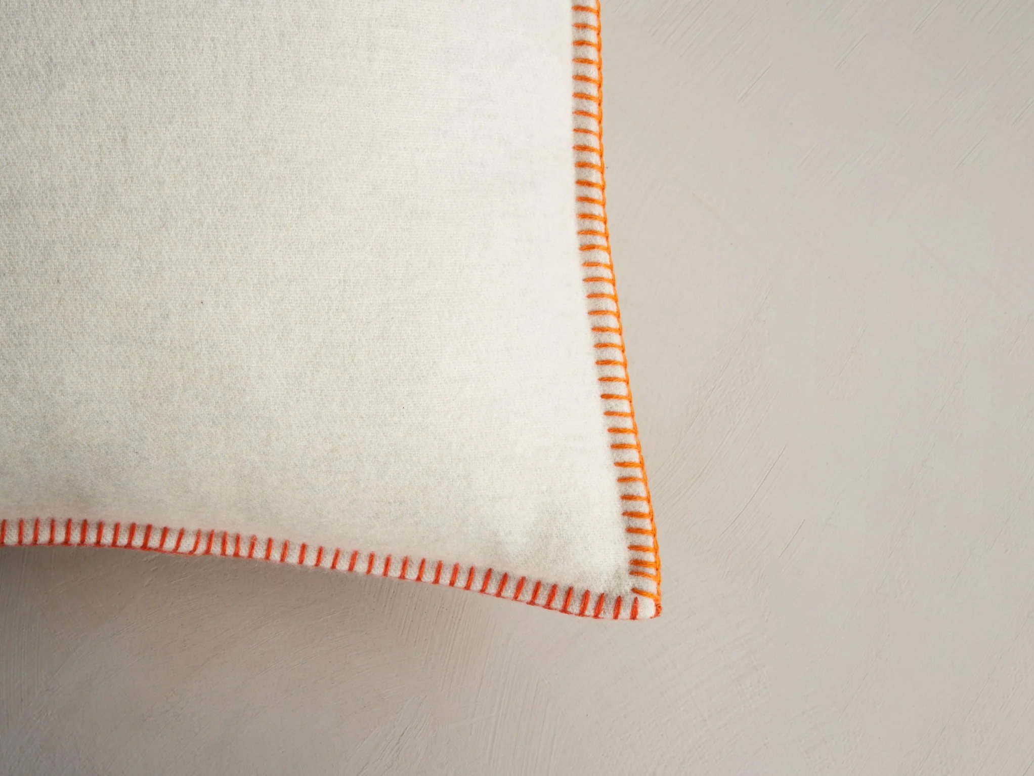 ALONPI GOING CASHMERE PILLOW / IVORY 20" x 20" - Image 4