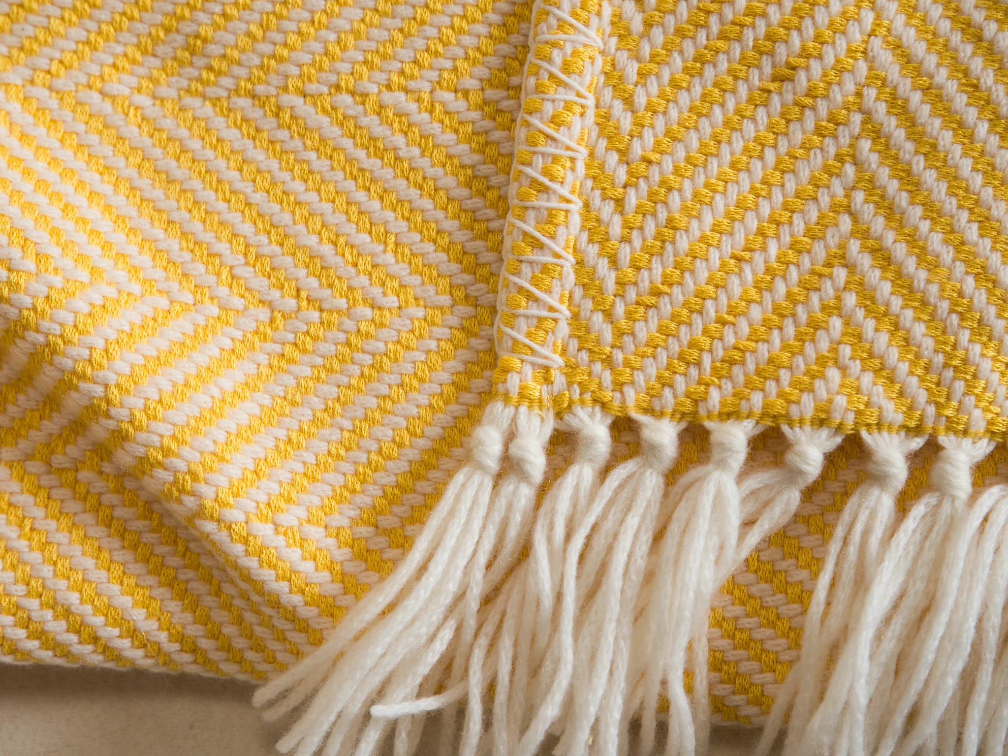 ALONPI WILLY CHEVRON THROW / NO.03  51" x 71" - Image 4