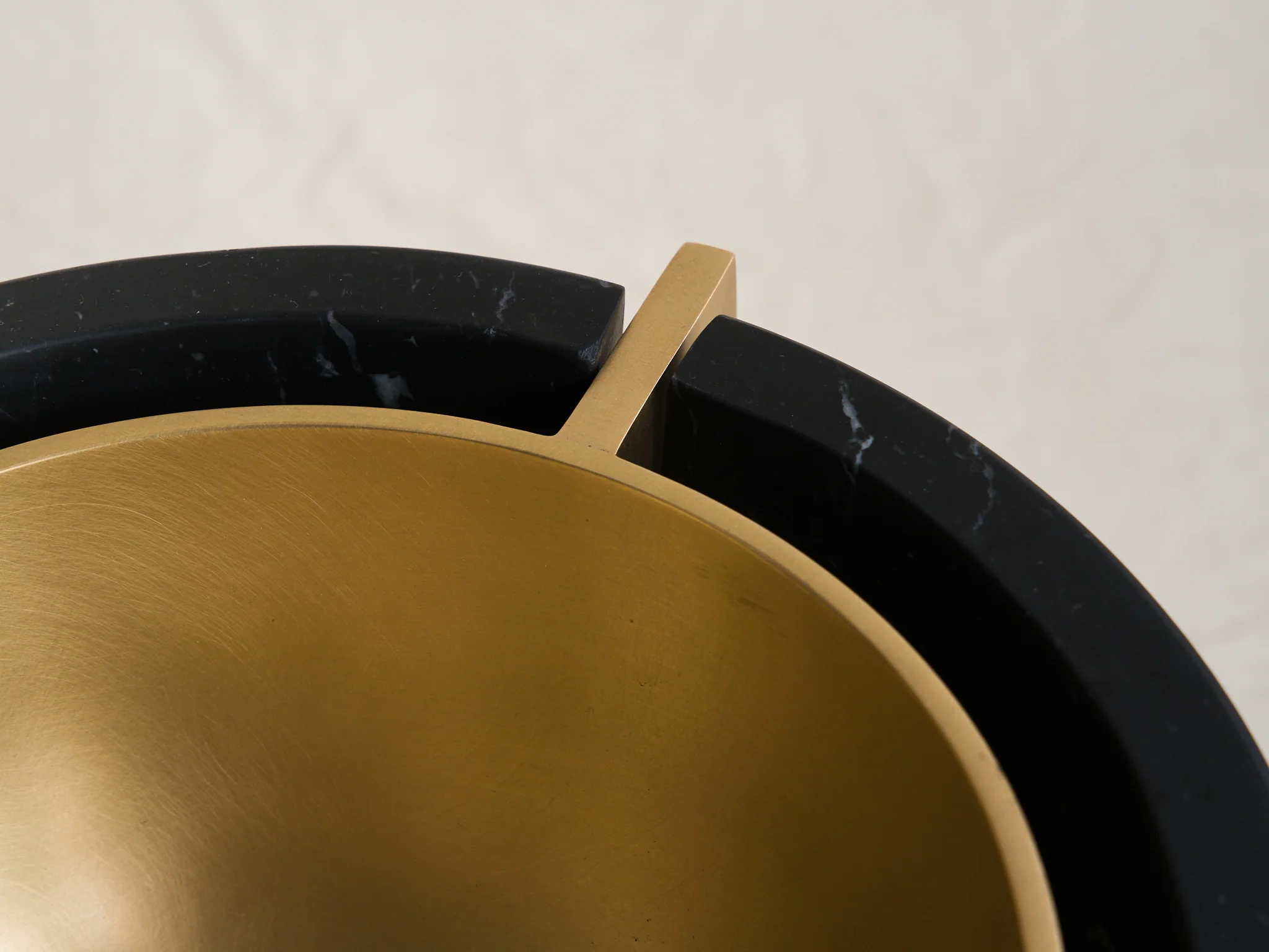 APPARATUS NEO VESSEL / NERO KINITRA H10.5" x Ø10.5" - Image 3