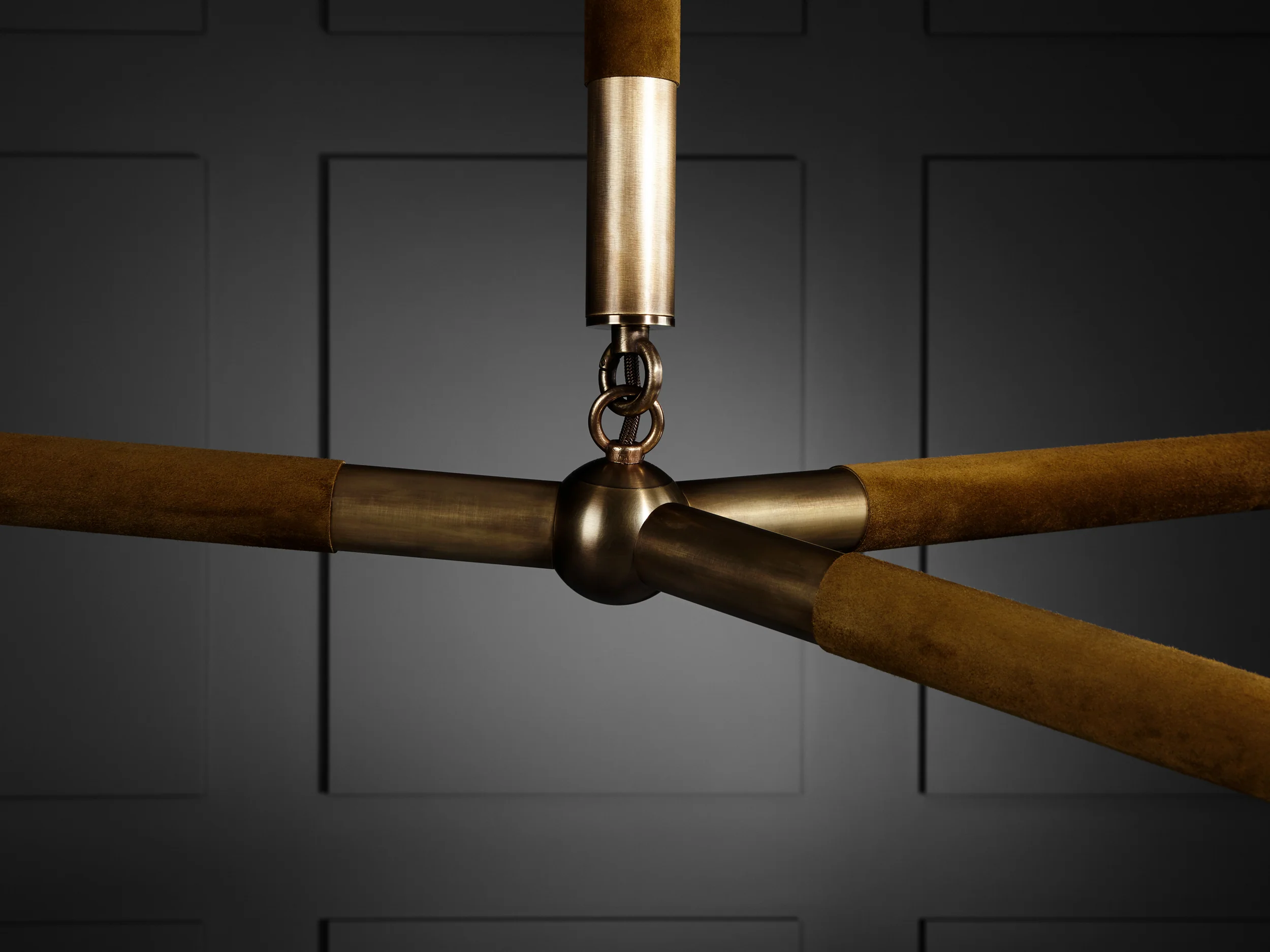 APPARATUS ARROW PENDANT / SMALL W24.25” x L42” - Image 3