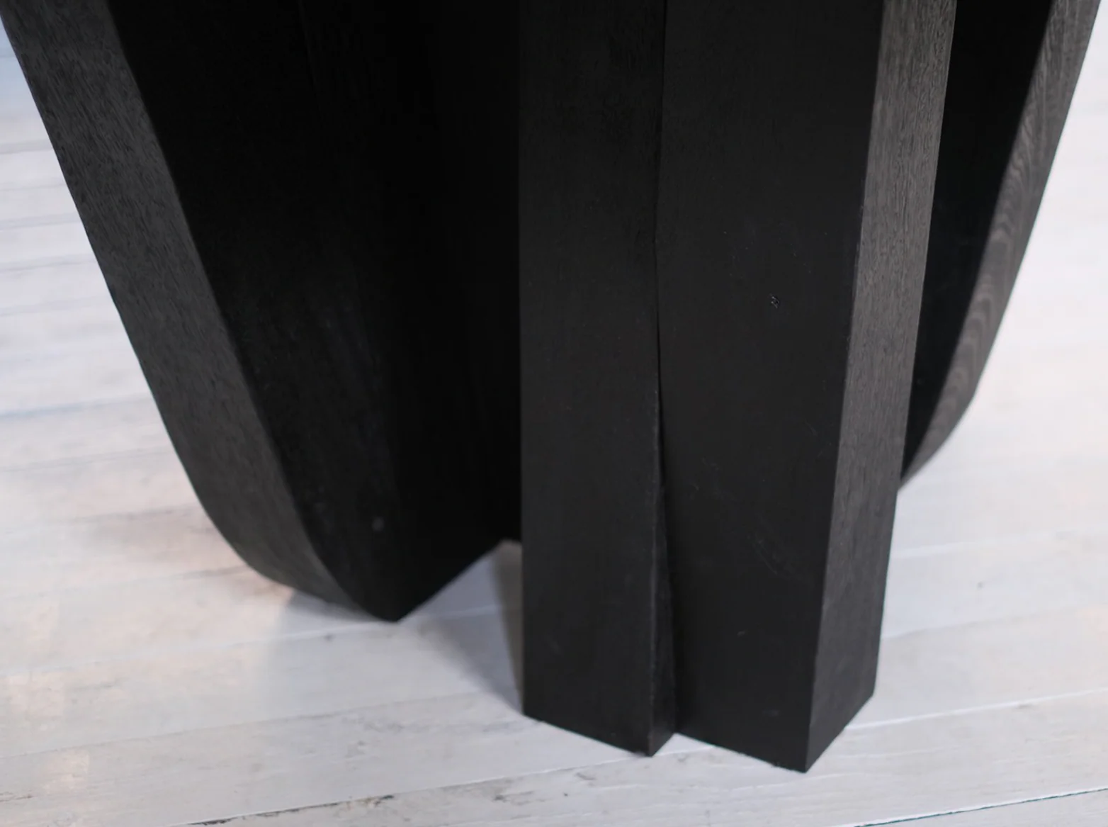 ARNO DECLERCQ ZOUMEY TABLE ROUND / BLACK Ø63" x H29.5" - Image 2