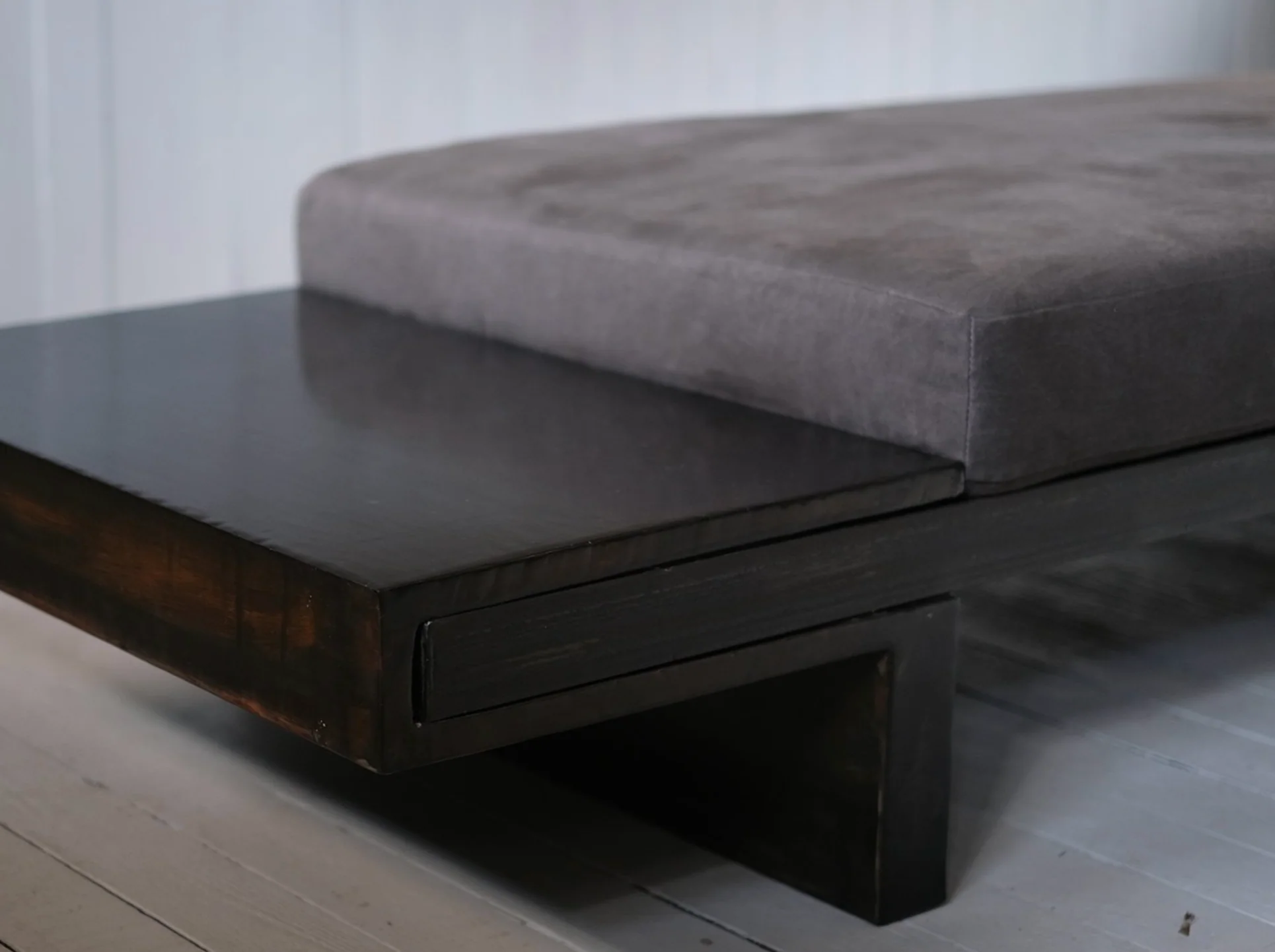ARNO DECLERCQ DAYBED 052022 L112" x D31.5" x H15.75" - Image 4