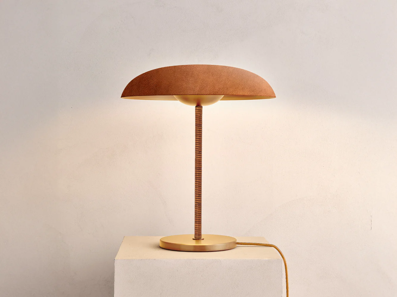 ATELIER001 SOLSTICE TABLE LAMP / CARAMEL