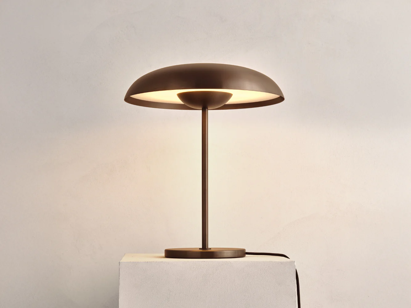 ATELIER001 SOLSTICE TABLE LAMP / NOIR - Image 2