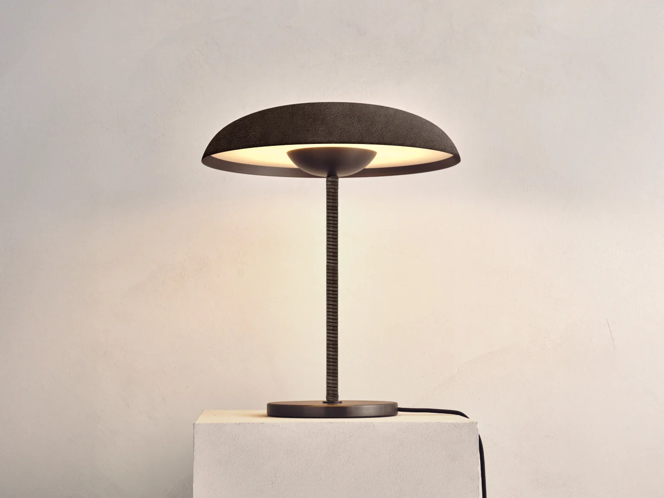 ATELIER001 SOLSTICE TABLE LAMP / PHANTOM - Image 2