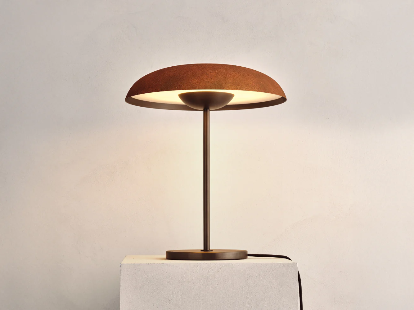 ATELIER001 SOLSTICE TABLE LAMP / RUST - Image 2