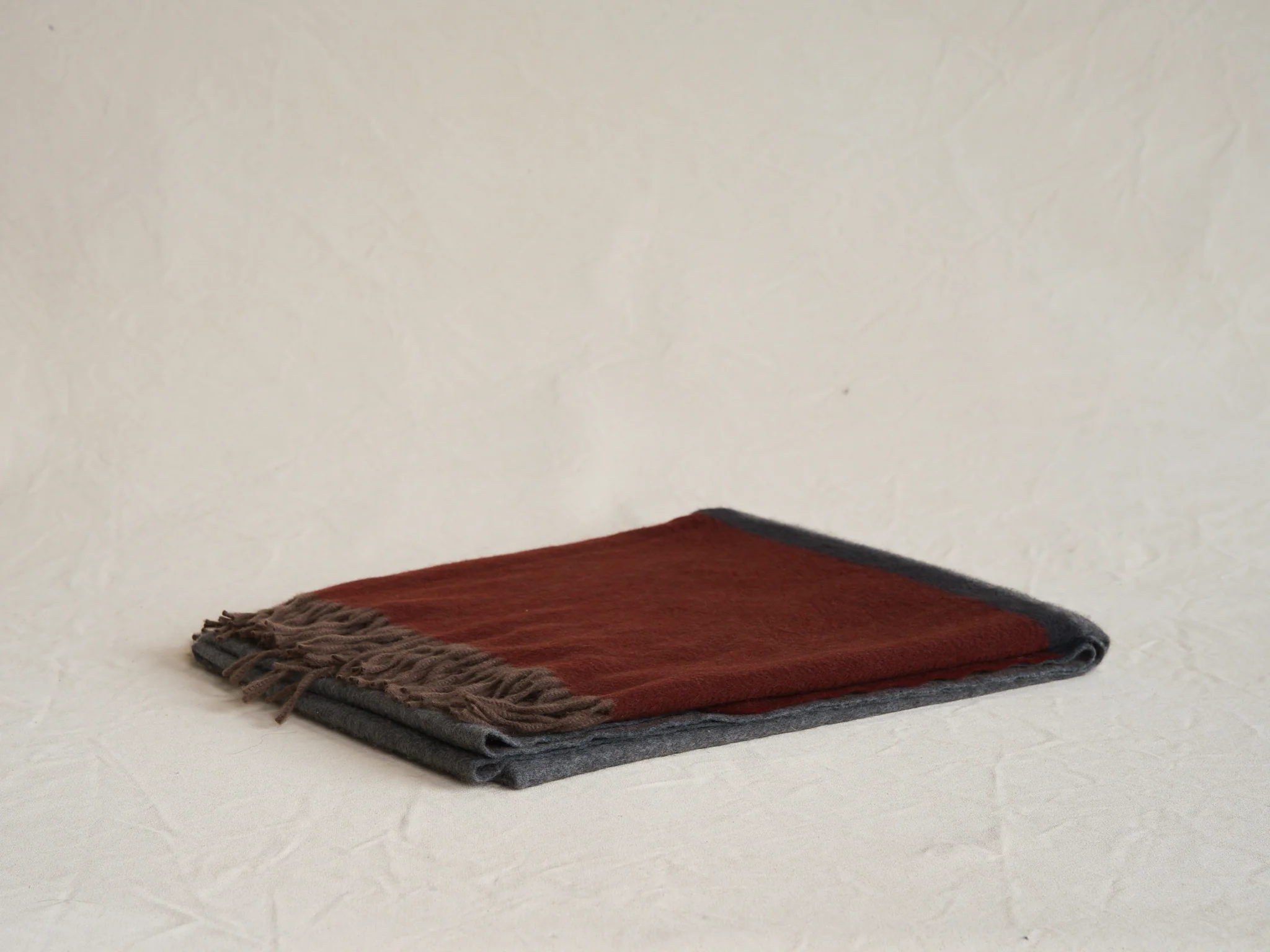 BEGG X CO ARRAN BORDERLAND THROW / DERBY BRICK 58" x 72"