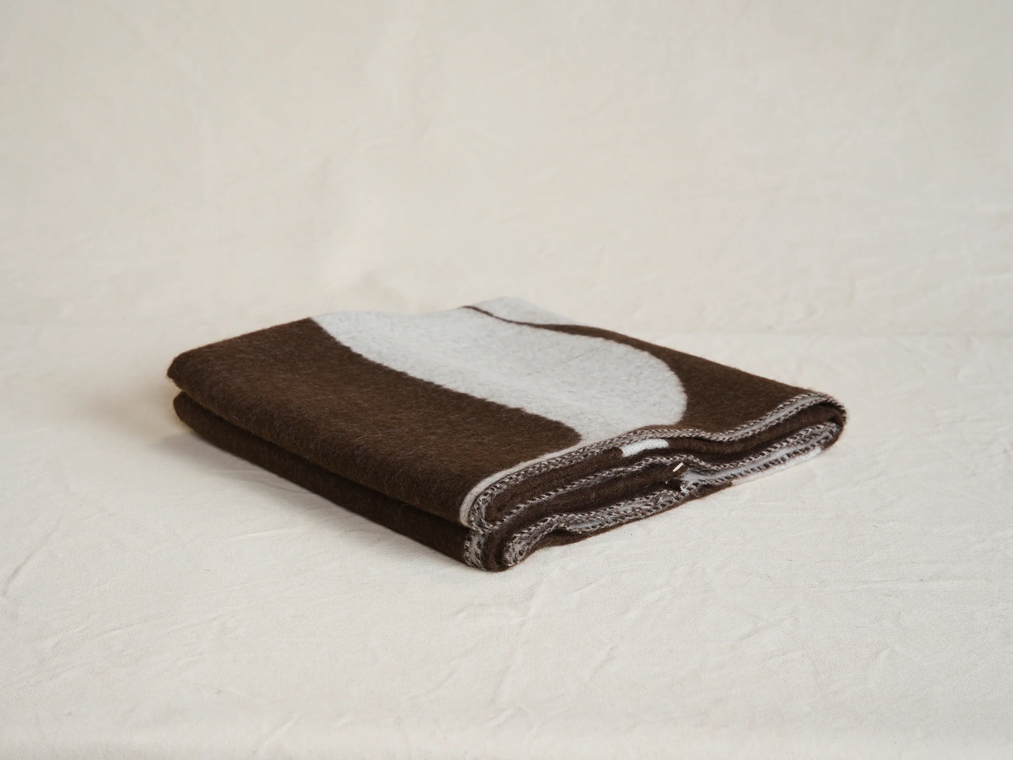 BLACKSAW BERLIN THROW IVORY / COFFEE W53" x L70" - Image 2