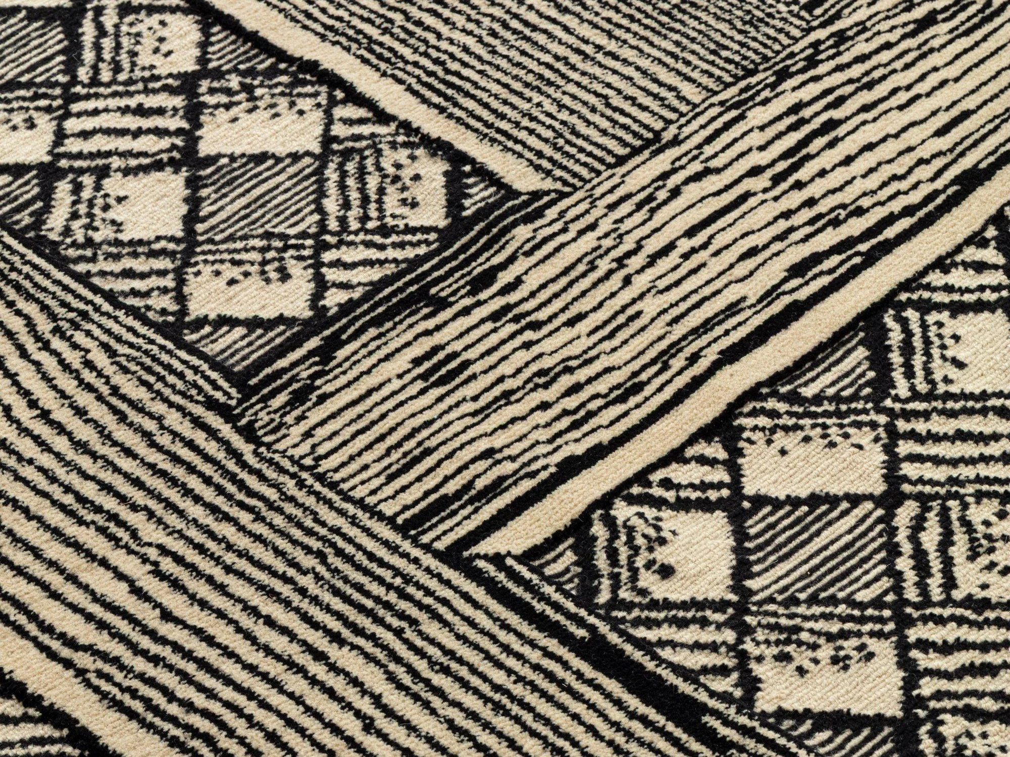 CC-TAPIS FORNASETTI MUSCIARABIA RUG / SQUARE 9'8" x 9'8" - Image 4