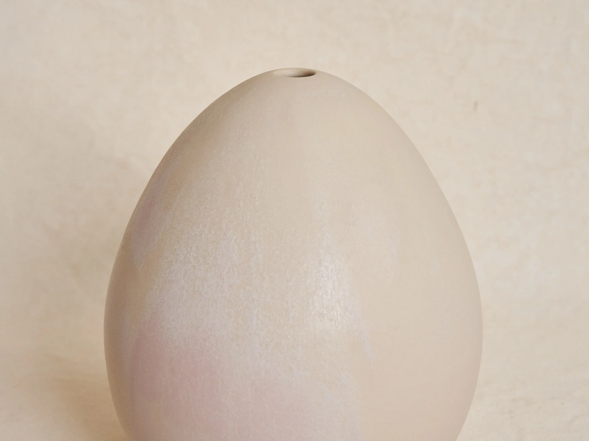 CHRISTIANE PERROCHON LARGE EGG VASE / SAND H9.4" - Image 2
