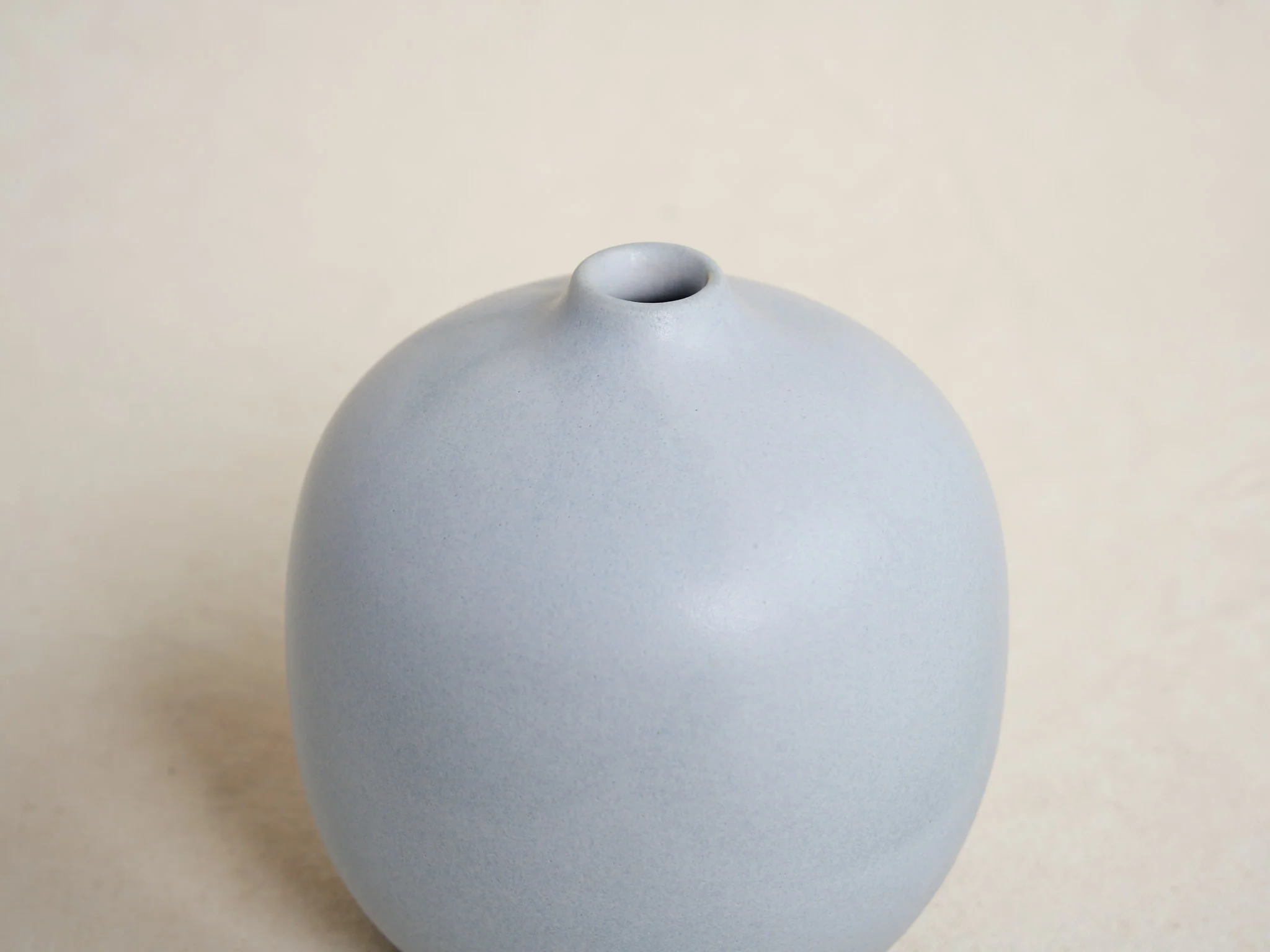 CHRISTIANE PERROCHON MEDIUM FLOWER VASE / SKY BLUE H4.7" - Image 2