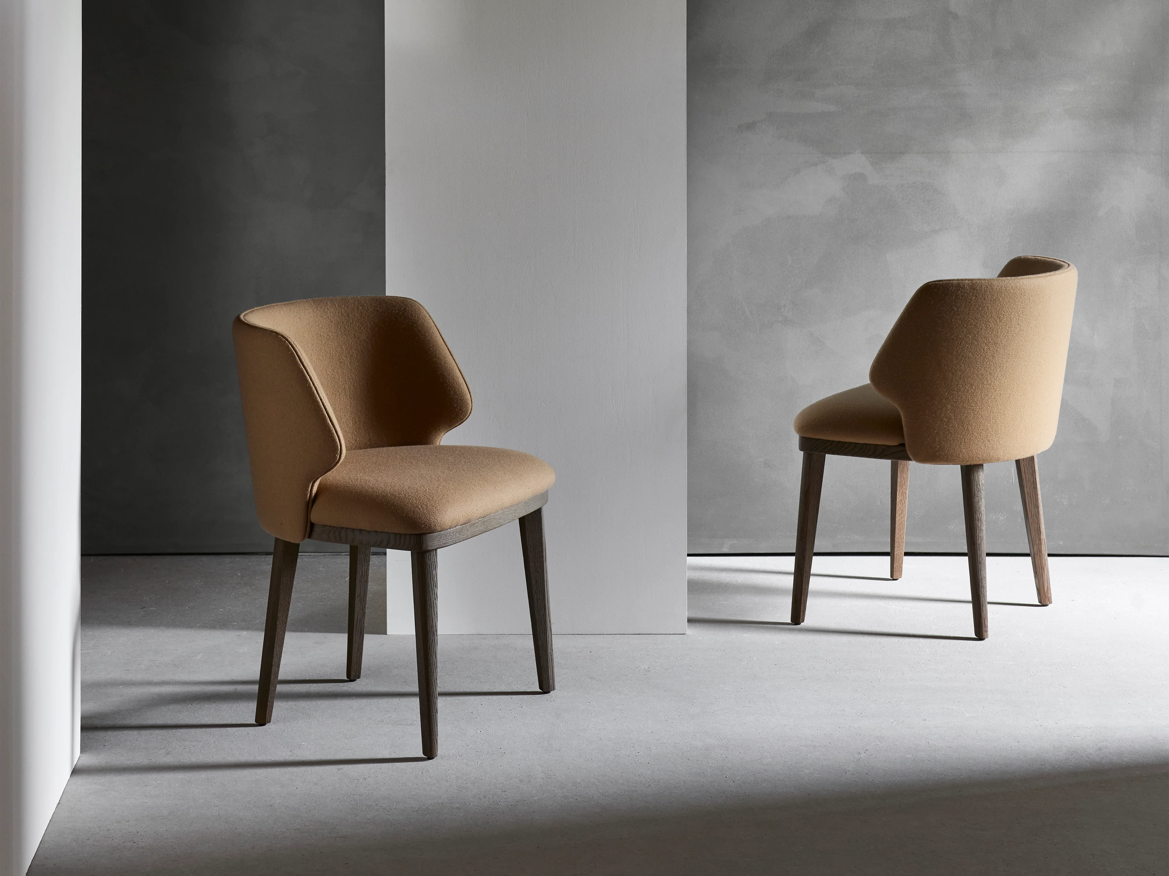 COLLECTION PARTICULIÈRE LUM BRIDGE CHAIR W24" x D21" x H31" x SH19.3"