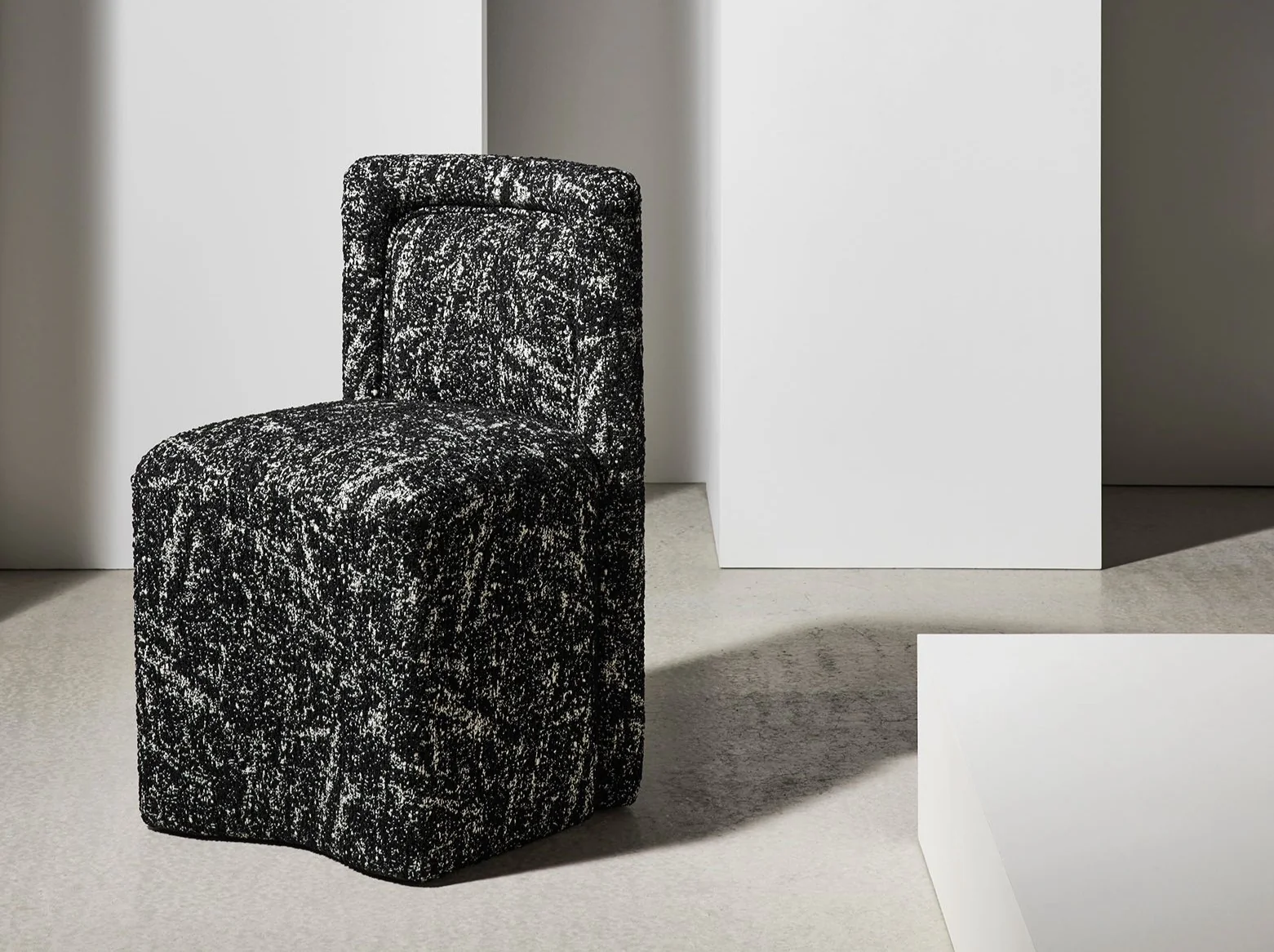 COLLECTION PARTICULIÈRE PIA DINING CHAIR W20.5" x D22.8" x H31.5" x SH18.5" - Image 2