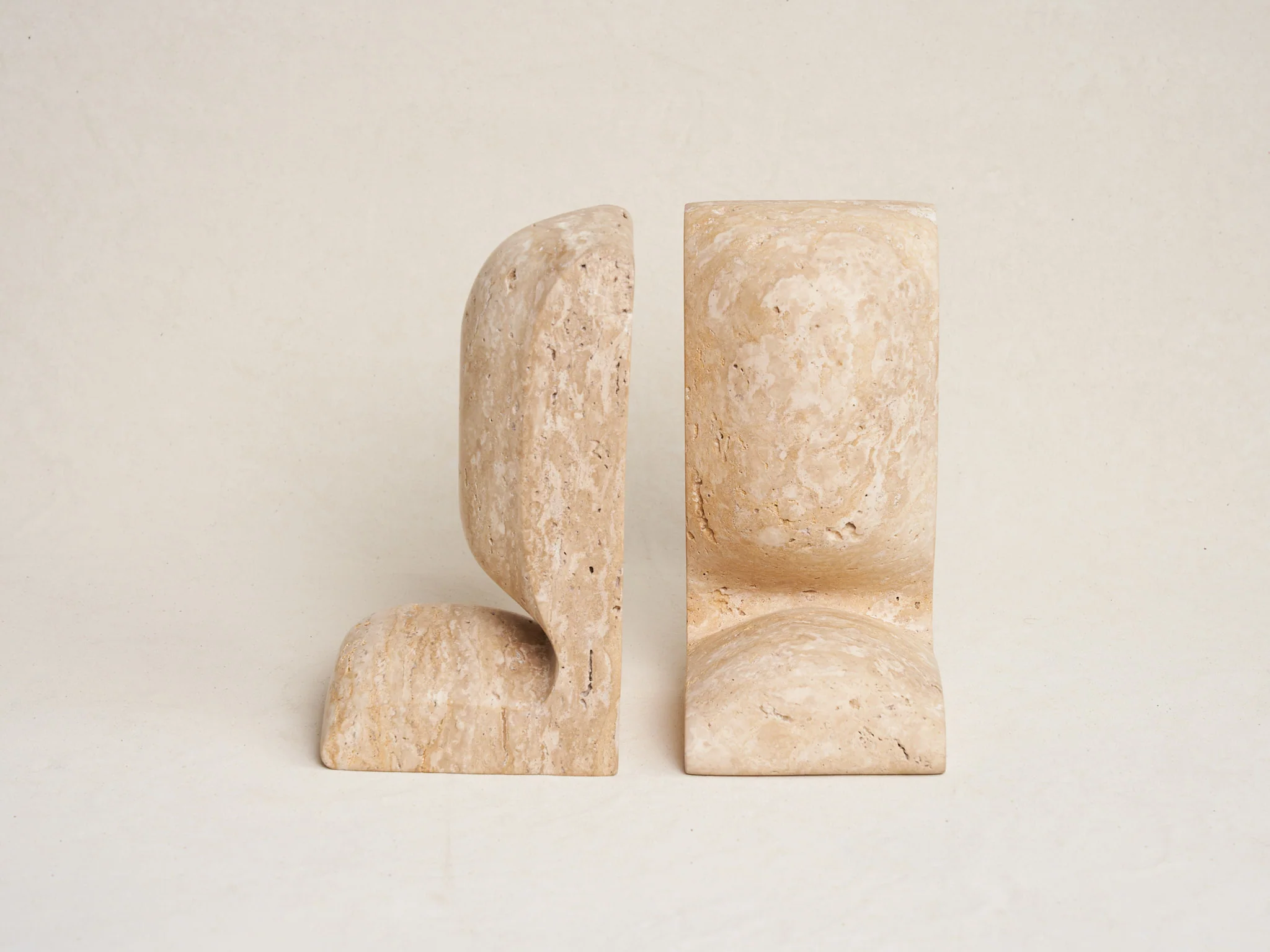 COLLECTION PARTICULIÈRE CHRISTOPHE DELCOURT SLO BOOKENDS / TRAVERTINE BEIGE H10" x W5.5" x D4.75" - Image 2