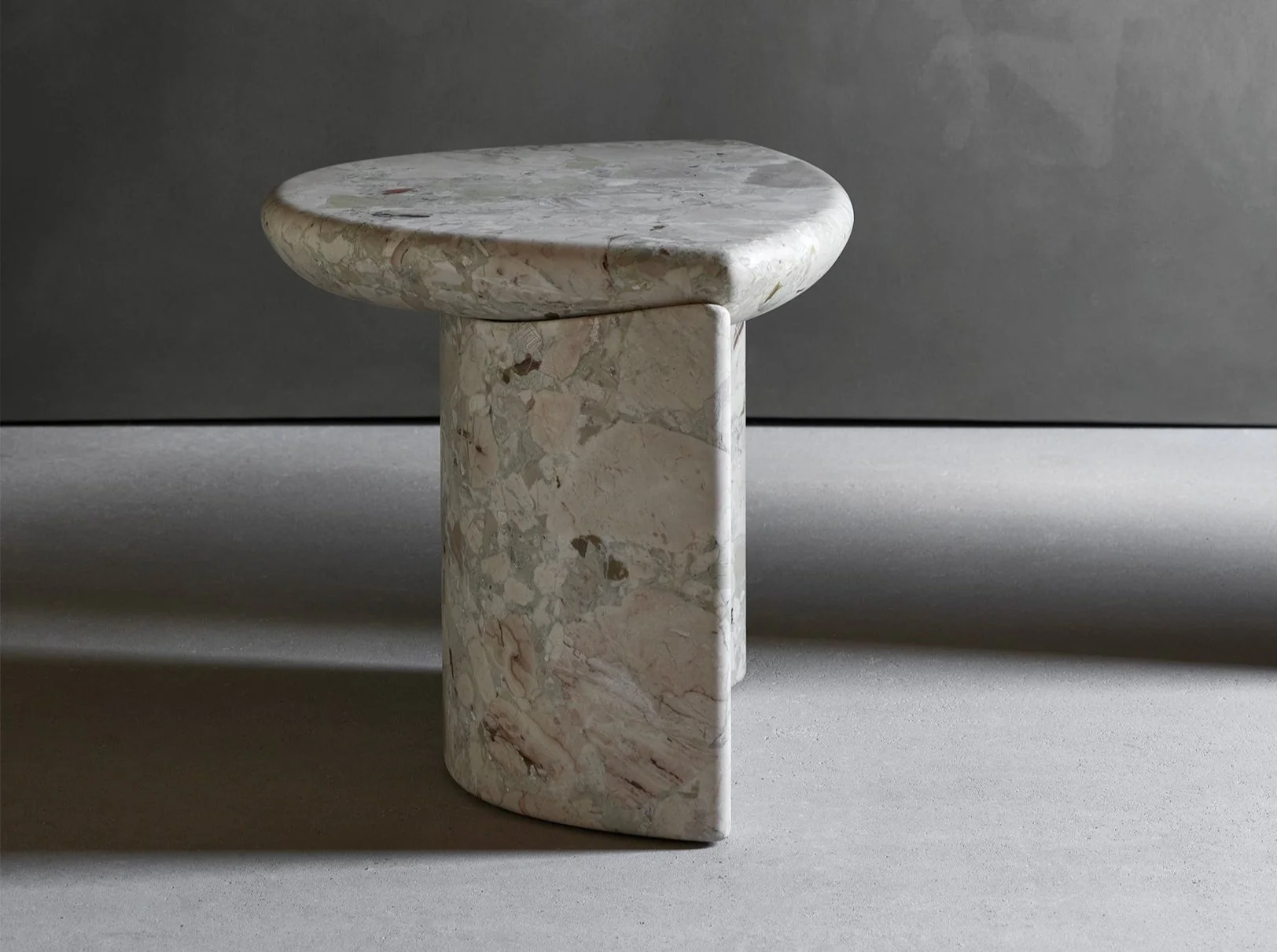 COLLECTION PARTICULIÈRE LADY R SIDE TABLE / STONE L20" x W20" x H20" - Image 2