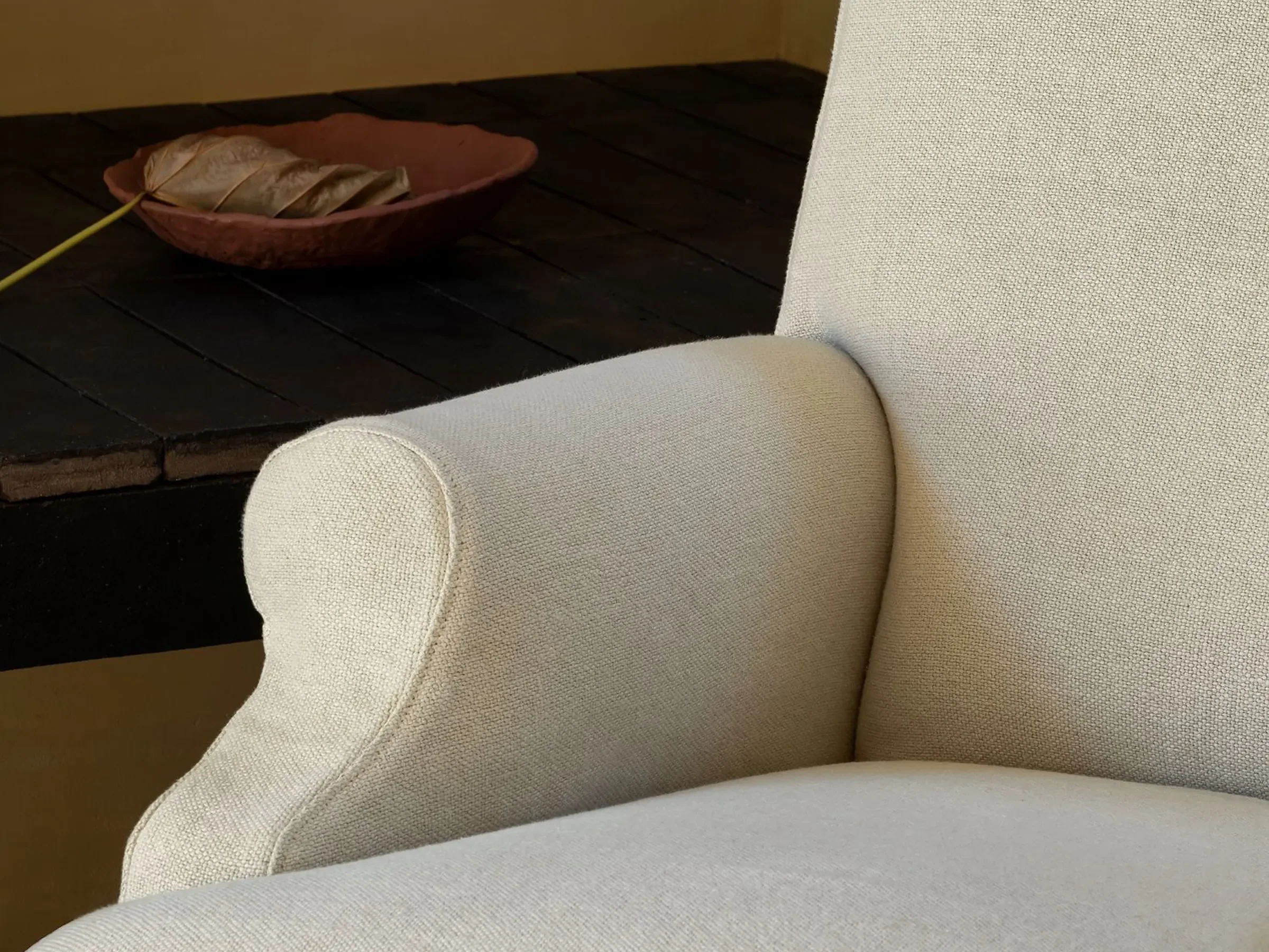 COLLETT & VICTOR ASTER CHAIR / SLIP COVERED H33.5" x D39.5" x W30.5" x SH14.5" - Image 3