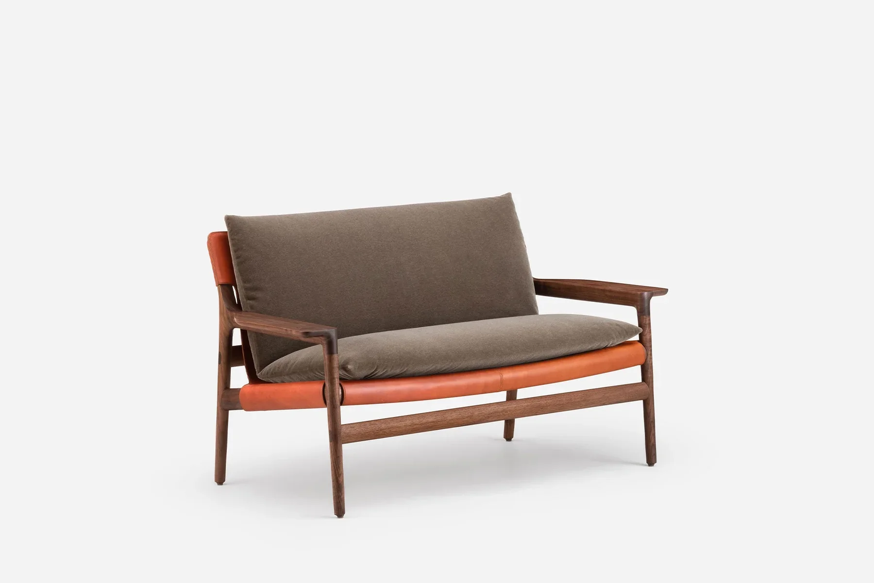 DE LA ESPADA LUCA NICHETTO SELA SOFA / WIDE W53.3" x D28" x H29.3" x SH17.75"