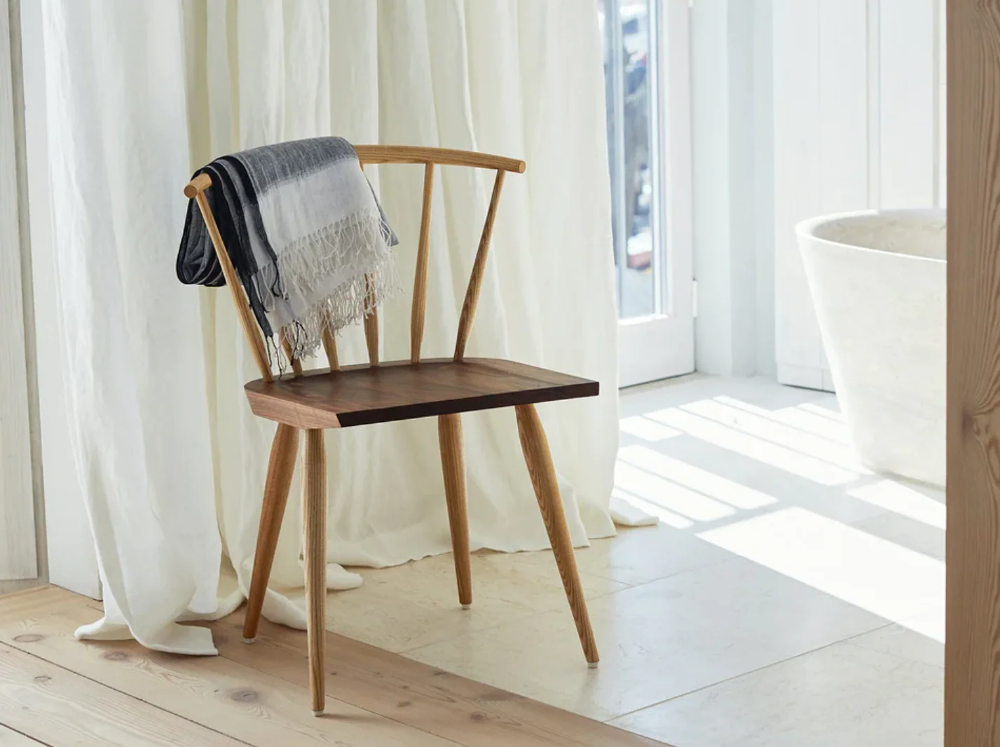DE LA ESPADA MATTHEW HILTON IBSTONE WINDSOR CHAIR W22.75" x D22.75" x H30” x SH18" - Image 3