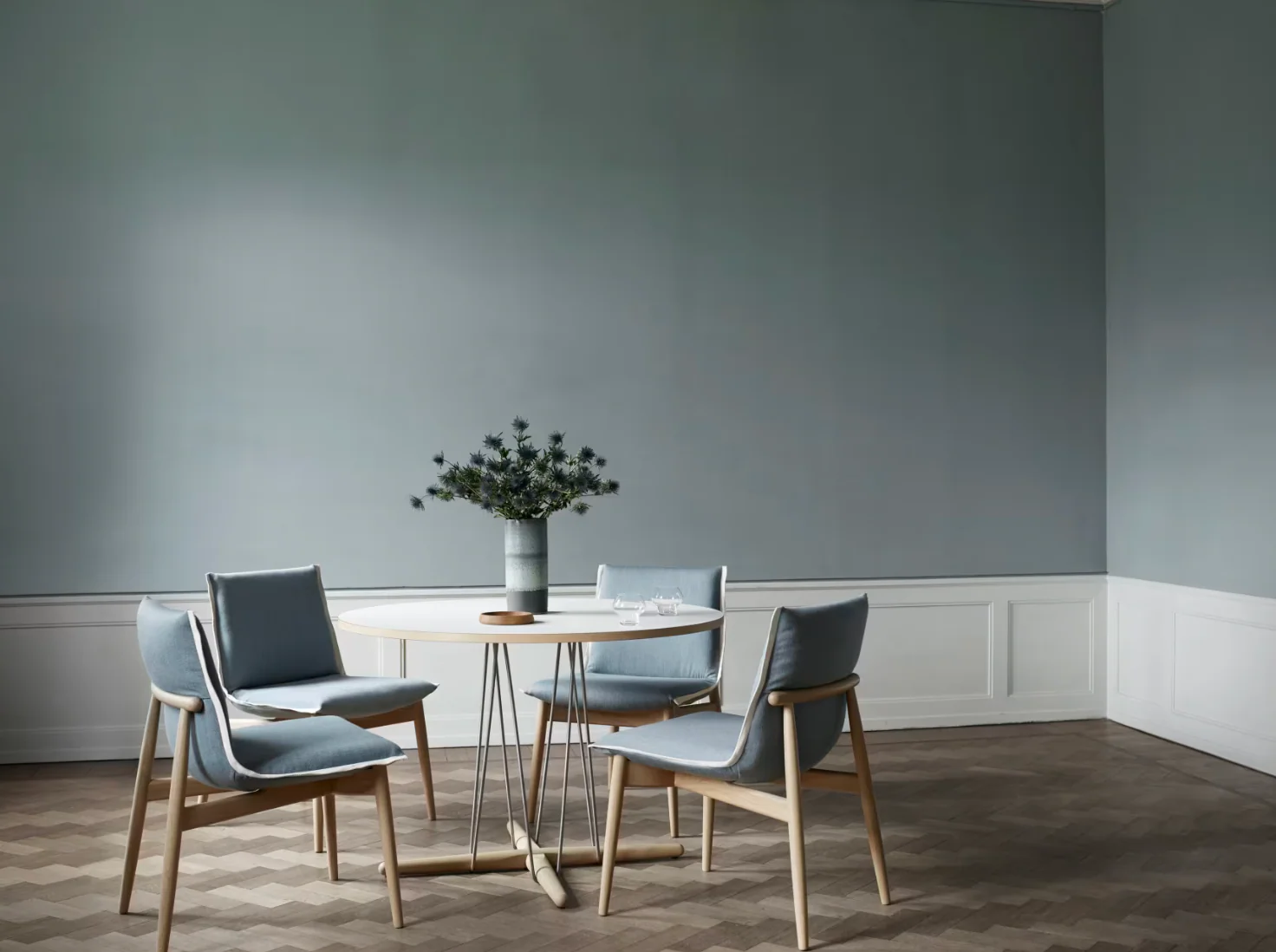 CARL HANSEN EOOS E004 EMBRACE CHAIR H32.5" x W22" x D24" x SH18.3" - Image 7