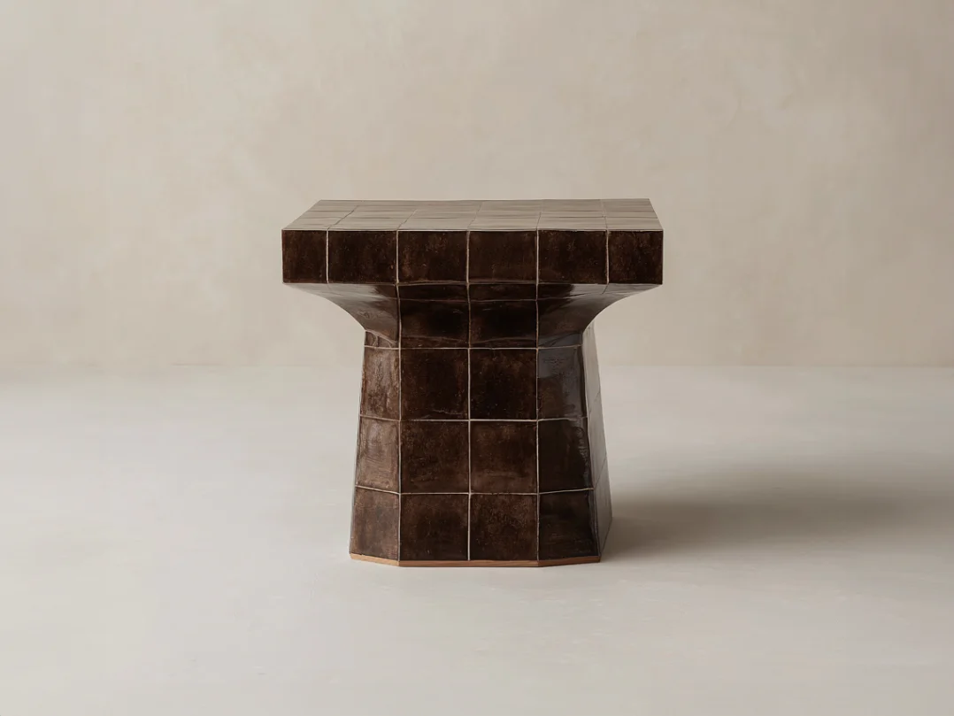GALERIE NAINOA ARDEN SIDE TABLE 01 W22.5" x D22.5" x H19.5"