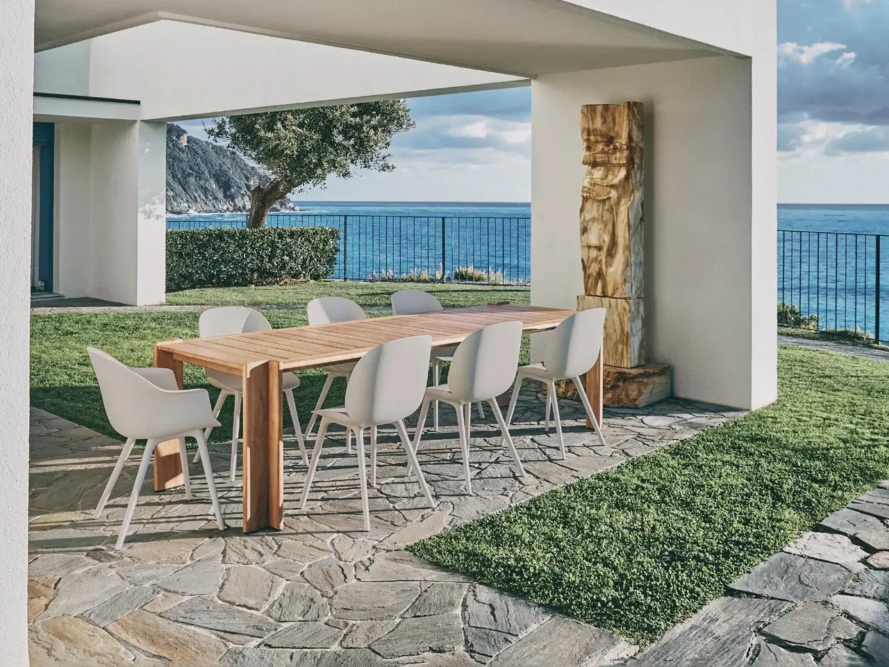 GUBI BEETLE DINING CHAIR / OUTDOOR D22.8" x W22" x H34.2 x SH17.7" - Image 3