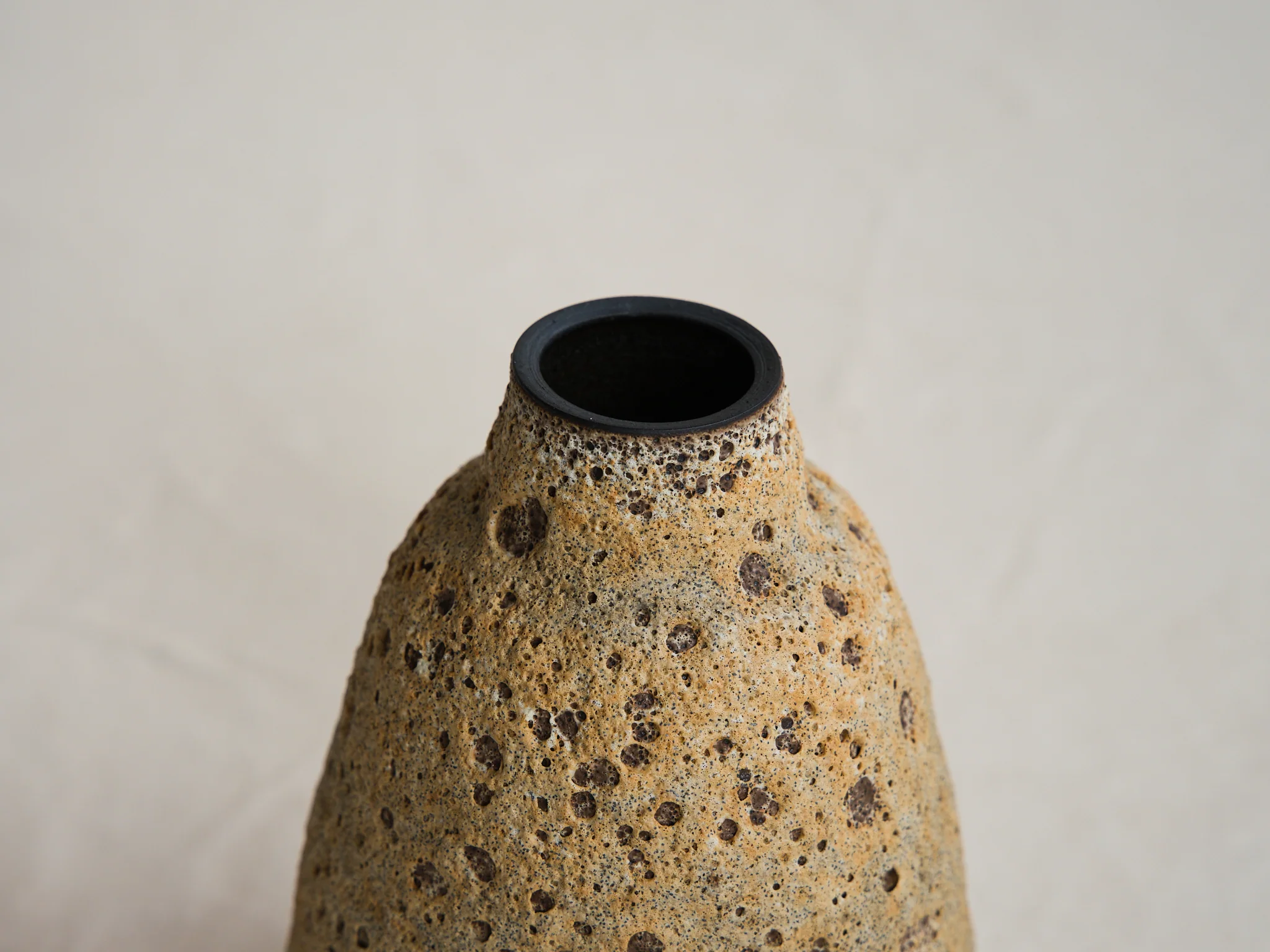 HEATHER ROSENMAN LAVA VASE / LUNA 25647 W4.5" x H8" - Image 3