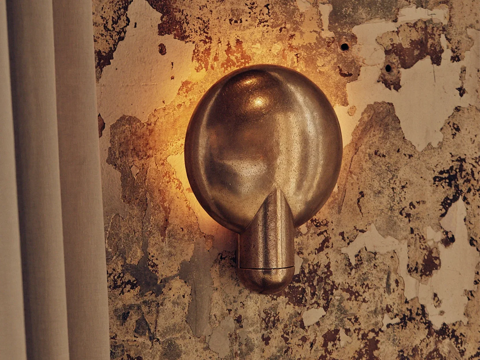 HENRY WILSON SURFACE WALL SCONCE H16" x W12" x D4" - Image 5