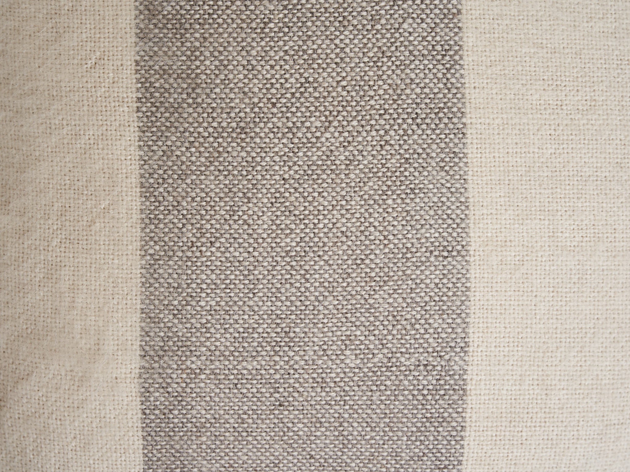 IDENTIDAD ARGENTINA NUBES CUSHION / IVORY + GREY 22" x 22" - Image 2