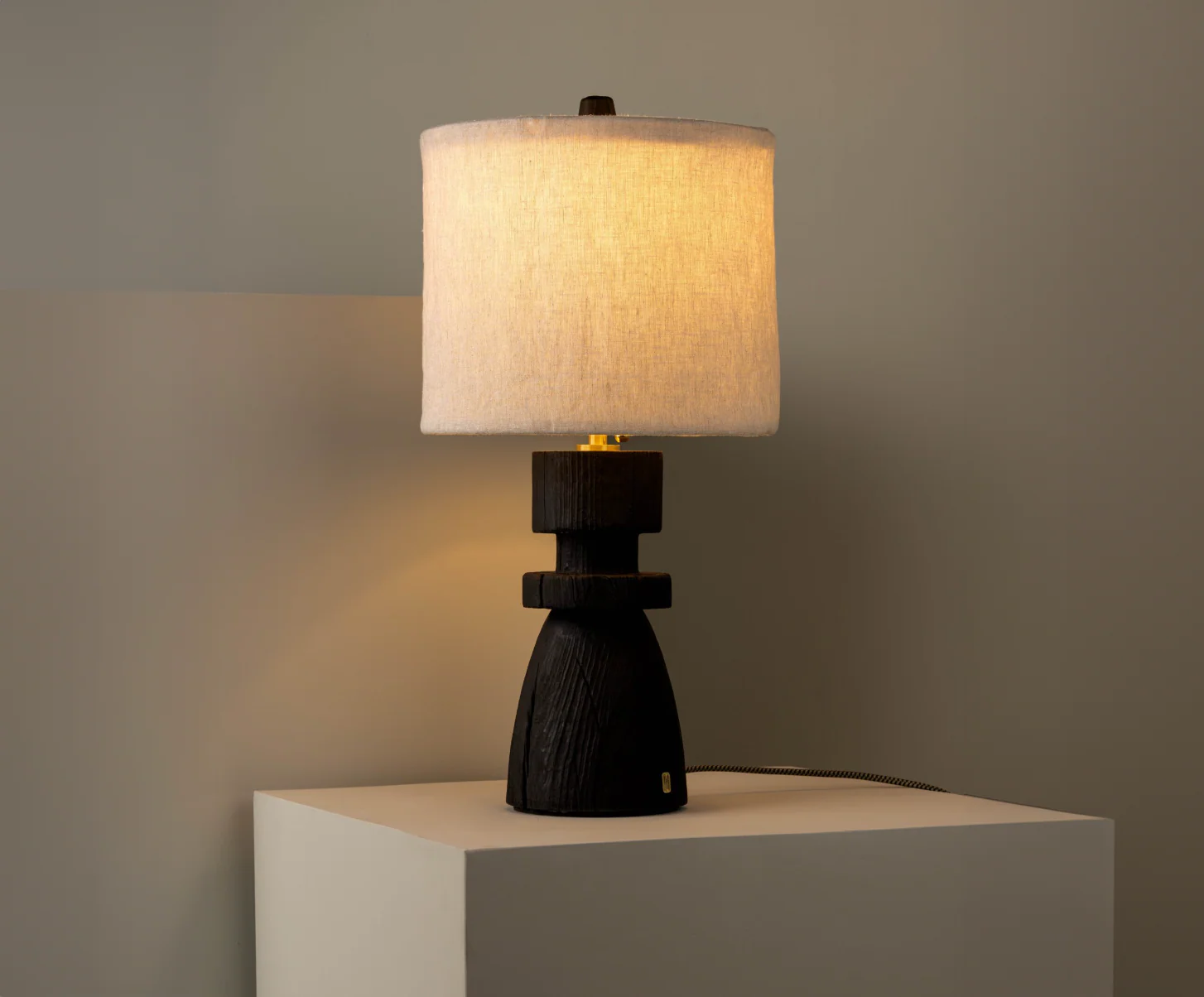 ISABEL MONCADA MEZQUITE TABLE LAMP H28.5" x Ø13.5" - Image 2