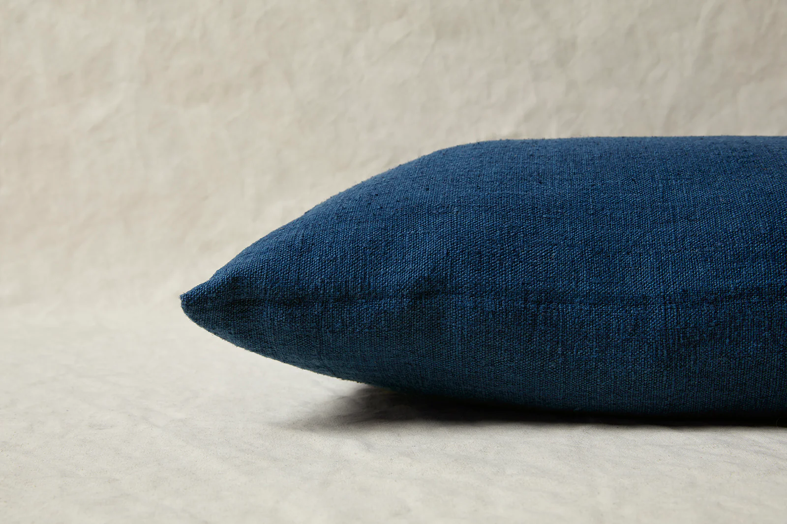 ISABELLE YAMAMOTO DYED HEMP CUSHIONS / INDIGO BLUE - Image 4