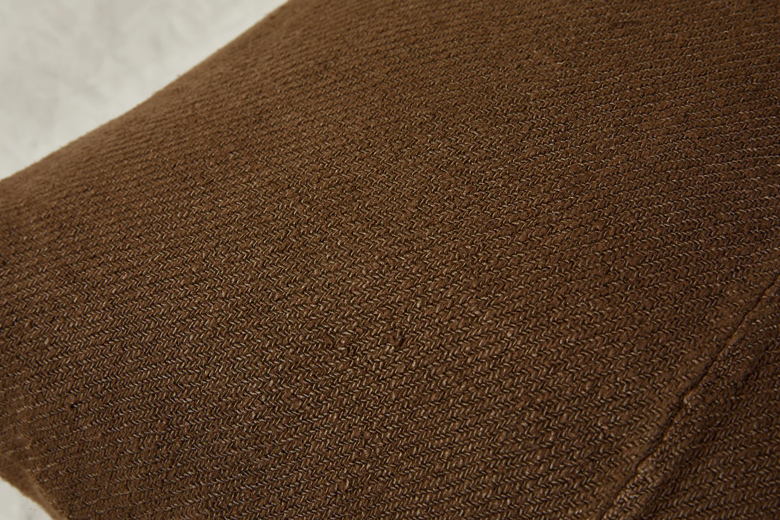 ISABELLE YAMAMOTO DYED HEMP CUSHIONS / MARRON - Image 4