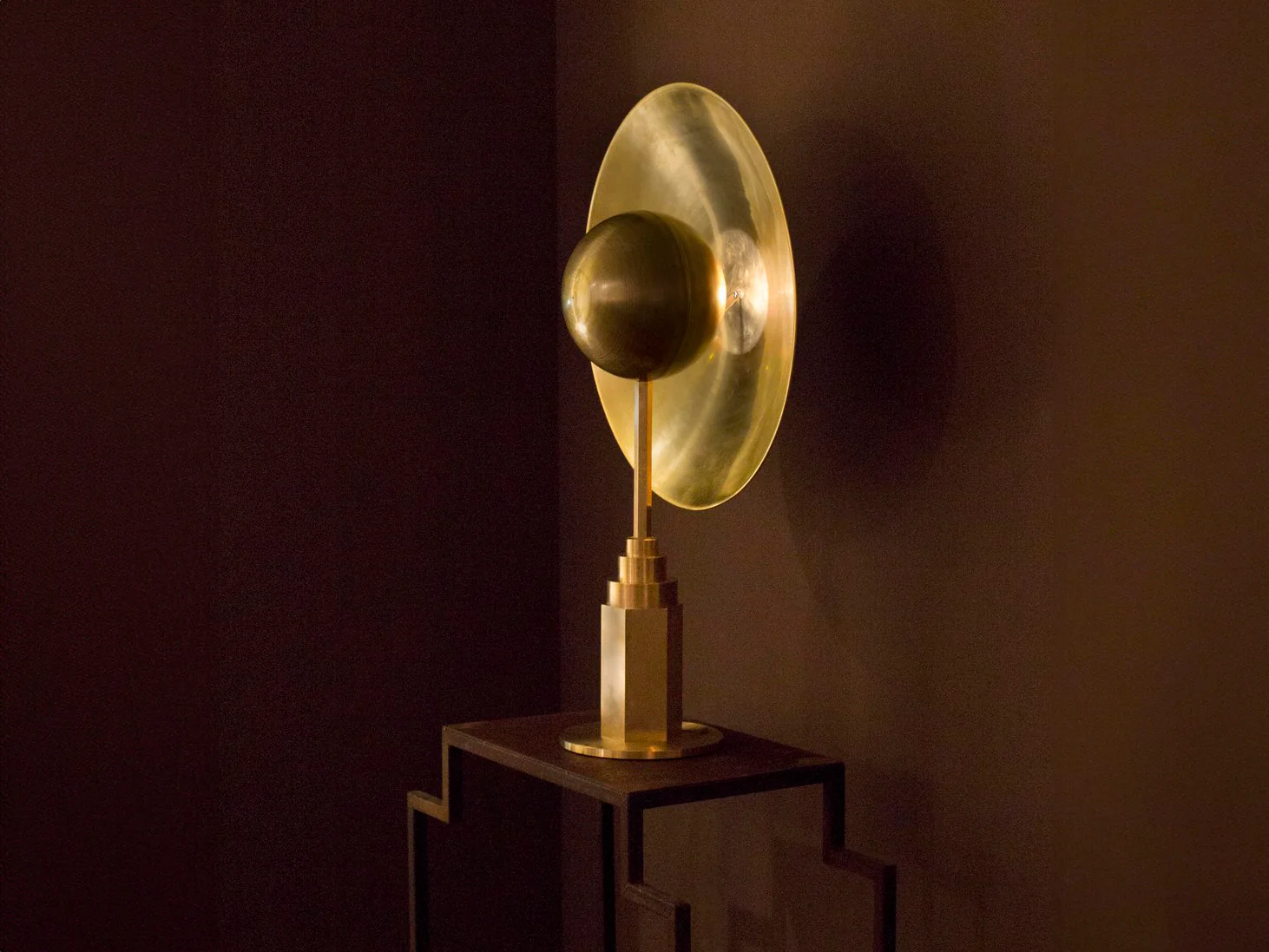 JAN GARNCAREK METROPOLIS TABLE LAMP / BRASS W20.5" x H32" x D10" - Image 4
