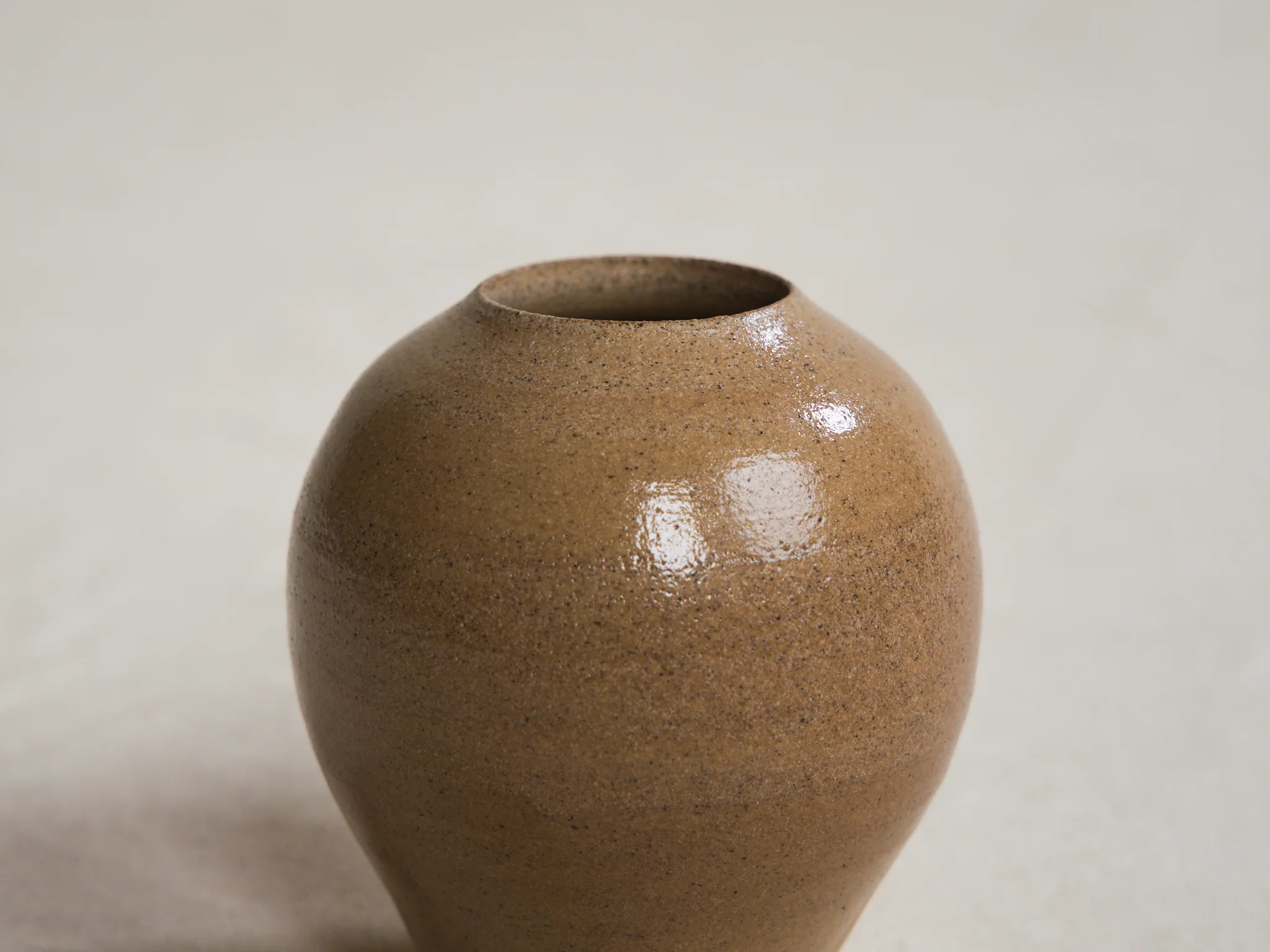 JODIE FRIED VESSEL NO.24 / SAND H3.5" - Image 4