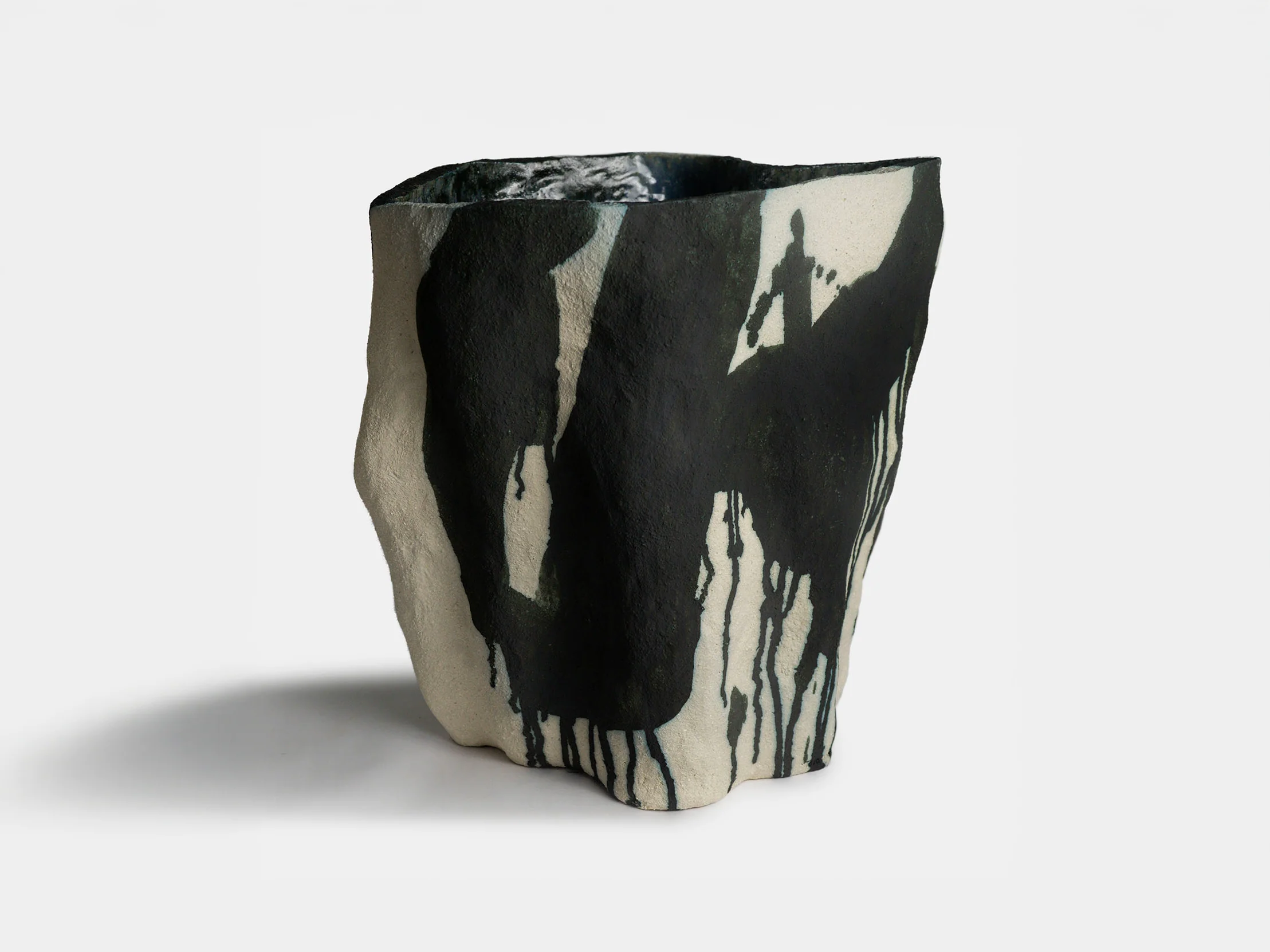 JOJO CORVÄIÁ GONGKAI VESSEL W-1460 W17" x D13" x H17"