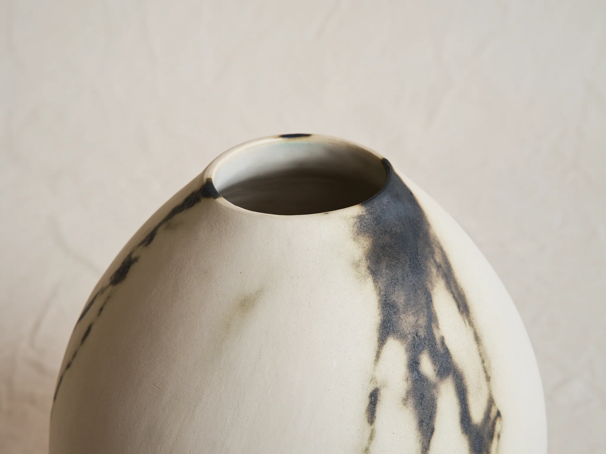 KATAYONE ADELI STAINED RAW SERIES II NO.2 OVAL VESSEL Ø9" x H14" - Image 3