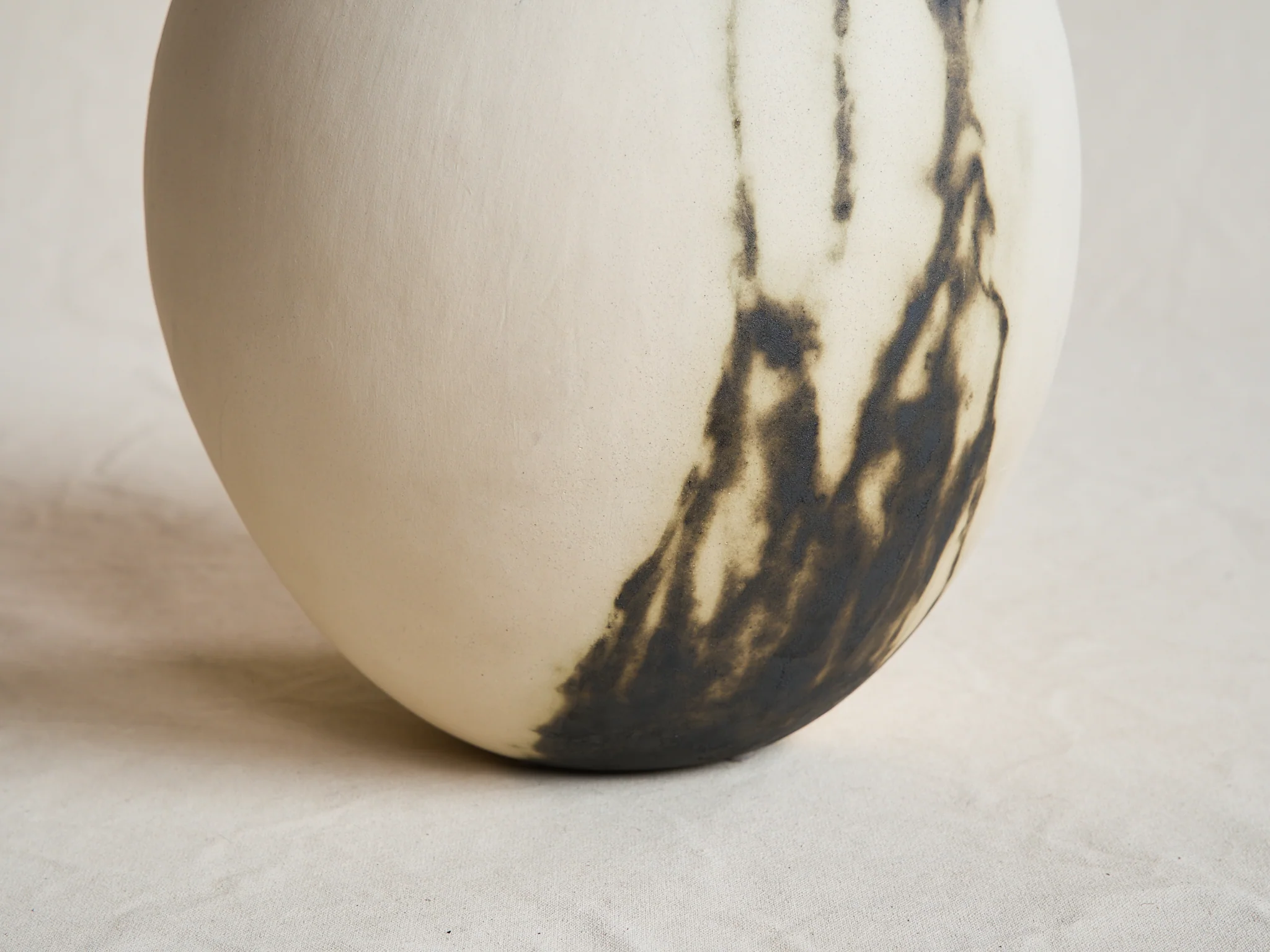 KATAYONE ADELI STAINED RAW SERIES II NO.2 OVAL VESSEL Ø9" x H14" - Image 4
