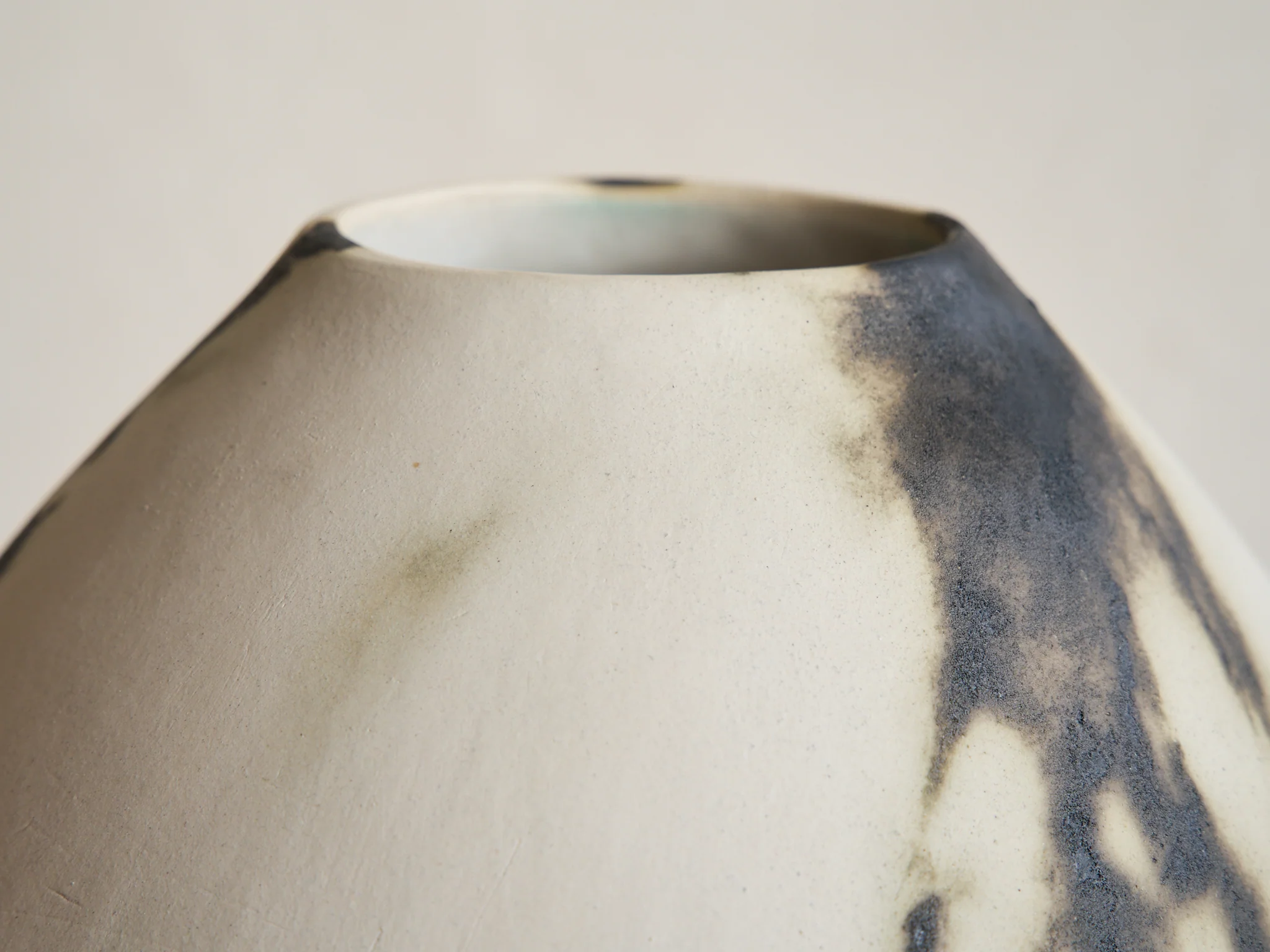 KATAYONE ADELI STAINED RAW SERIES II NO.2 OVAL VESSEL Ø9" x H14" - Image 6