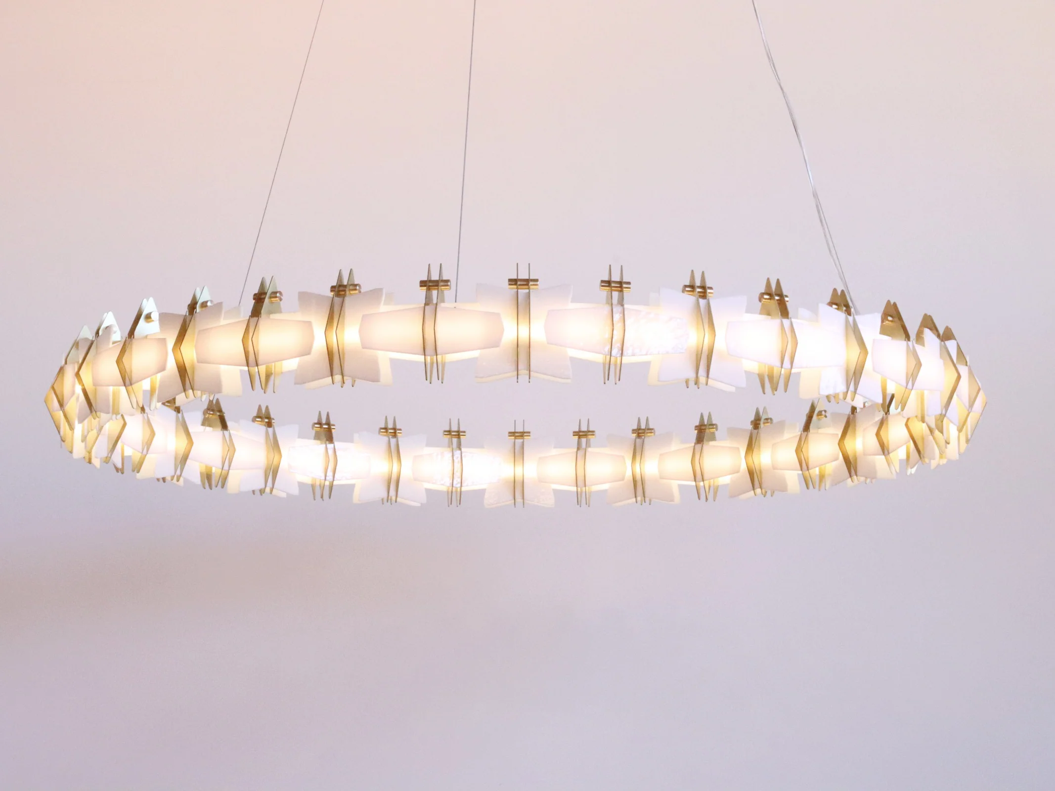 LOST PROFILE COVENANT 1250 PENDANT Ø49.2" x H5.7"