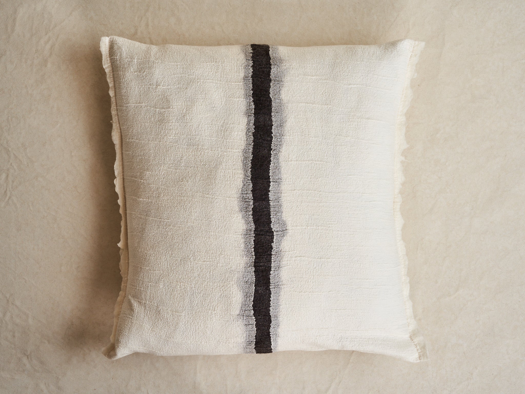 MADDA STUDIO NUNO RAYA PILLOW / BLACK 24" x 24"
