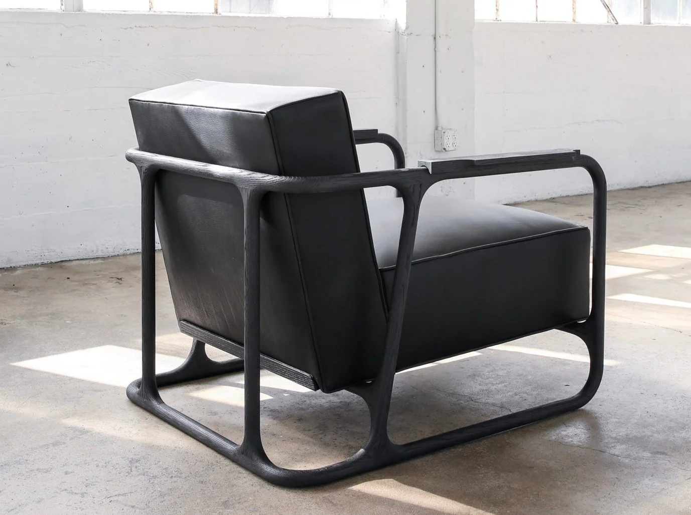 MANDY GRAHAM ALFRED CHAIR / BLACK W33.75" x D38" x H30.5" - Image 3
