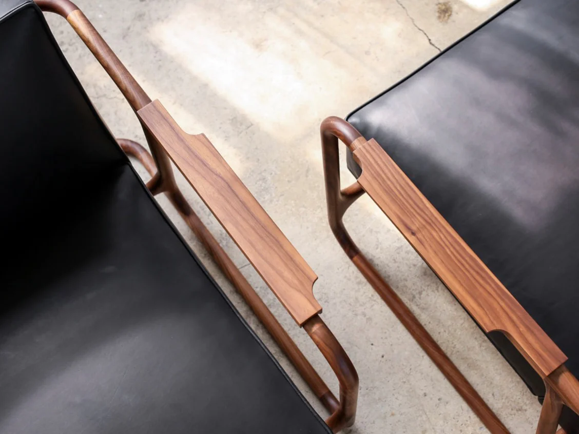 MANDY GRAHAM ALFRED CHAIR WALNUT / BLACK LEATHER W33.75" x D38" x H30"5" - Image 3