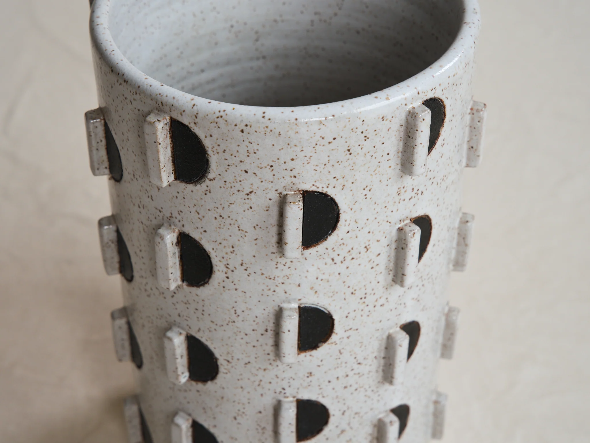 MATTHEW WARD CHOLLA VASE Ø7.5" x H12" - Image 2