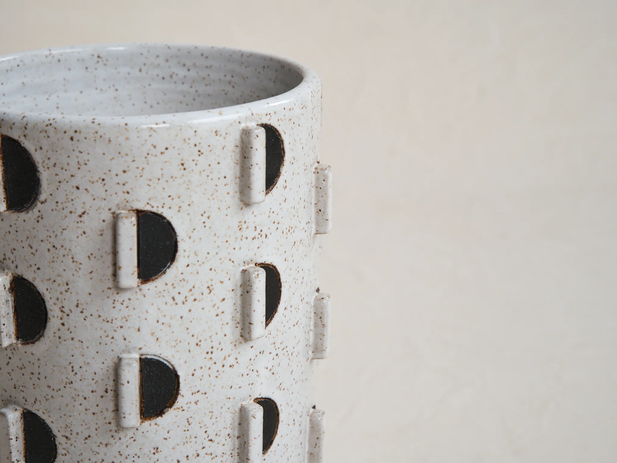 MATTHEW WARD CHOLLA VASE Ø7.5" x H12" - Image 3