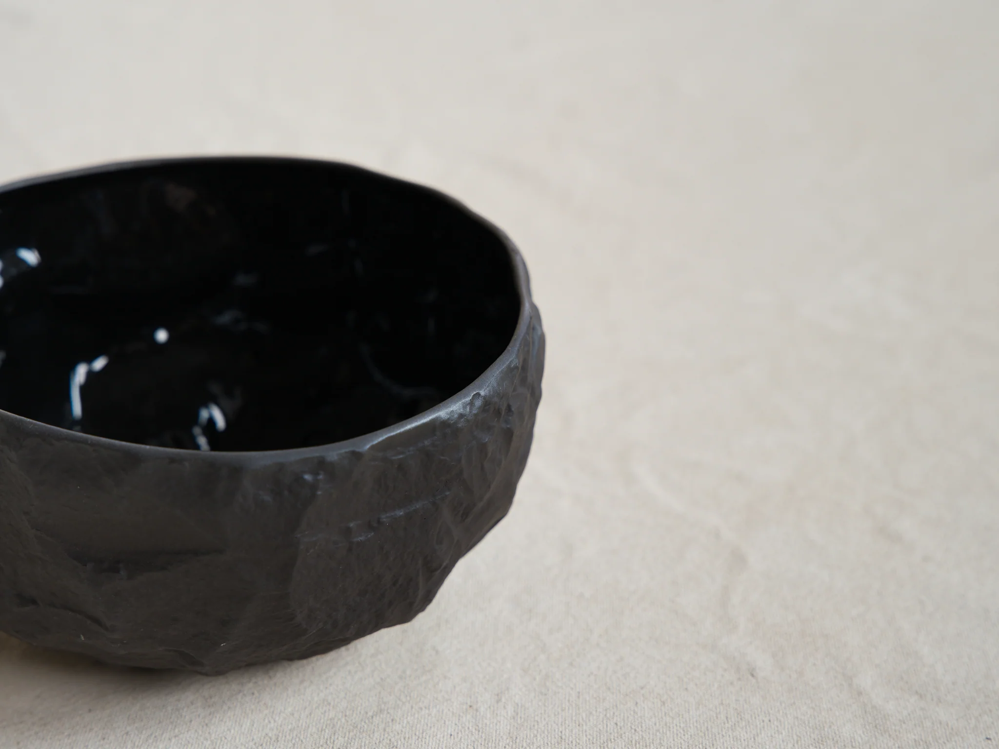 1882 Ltd MAX LAMB CROCKERY LARGE DEEP BOWL / BLACK BASALT Ø7" X H4" - Image 4