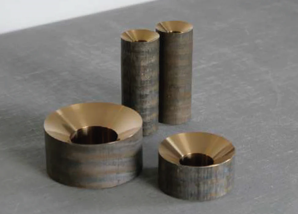MICHAËL VERHEYDEN AIGU TEALIGHT / MEDIUM H2.5" x Ø4.7" - Image 2