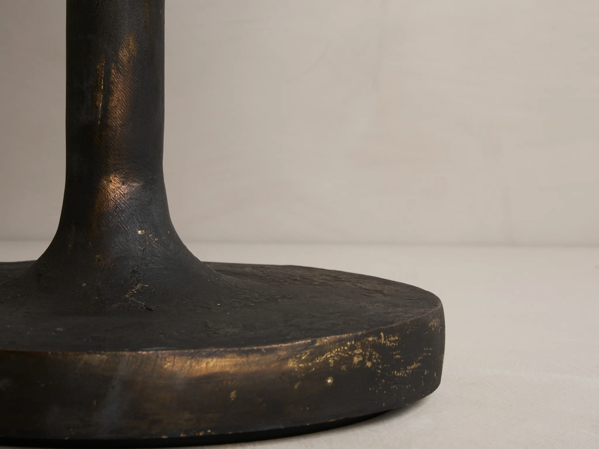 MICHAËL VERHEYDEN KUPOLI SMALL TABLE LAMP / ALABASTER Ø16" x H16" - Image 4