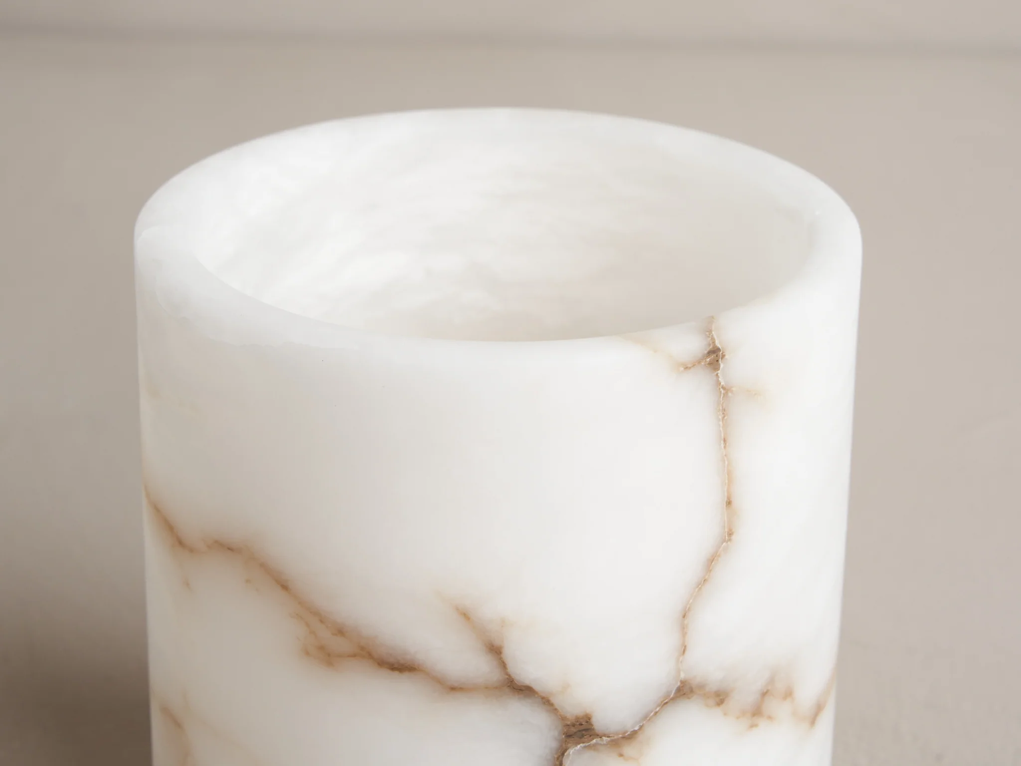 MICHAËL VERHEYDEN TEA LIGHT MEDIUM / ALABASTER WHITE Ø4.25” x H5” - Image 3