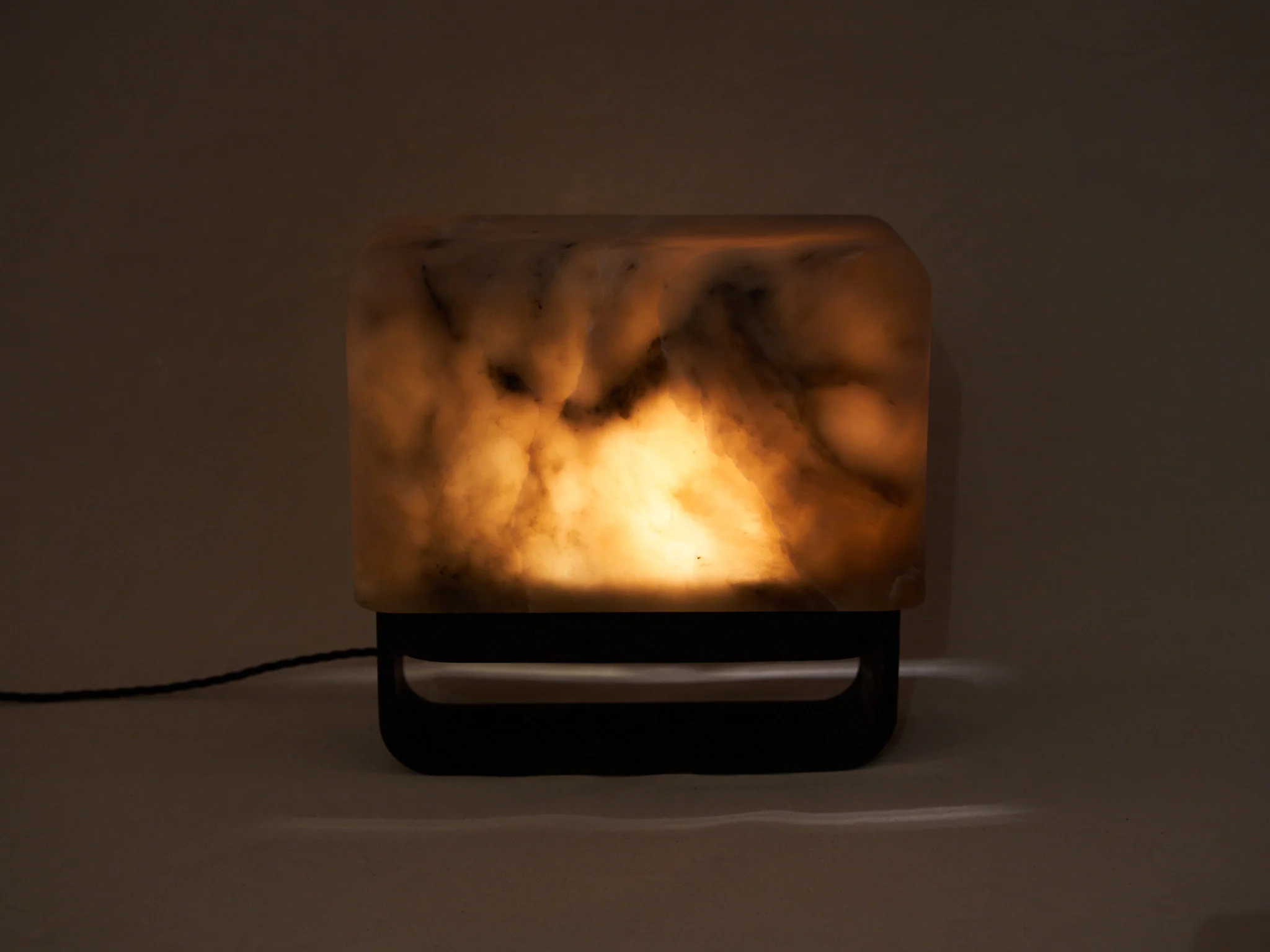 MICHAËL VERHEYDEN RUBIK TABLE LAMP / ALABASTER TABAC - Image 6